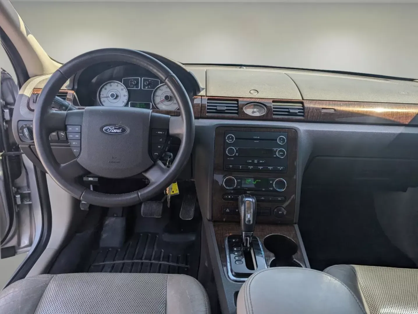 2009 Ford Taurus Limited (1FAHP25W19G) with an Other engine, located at 3959 U.S. 80 W, Phenix City, AL, 36870, (334) 297-4885, 32.469296, -85.135185 - **Discover the Perfect Family Sedan: 2009 Ford Taurus Limited at Gils Auto in Phenix City, AL**<br /> <br /> Are you searching for a vehicle that expertly balances comfort, reliability, and affordability? Look no further than this stunning 2009 Ford Taurus Limited, available at Gils Auto, your trust - Photo#12