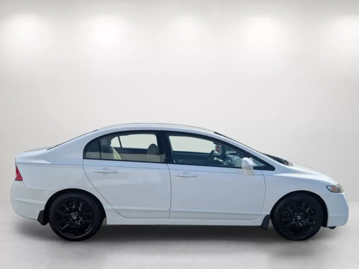 2009 Honda Civic Sdn LX (2HGFA16599H) with an Other engine, located at 3959 U.S. 80 W, Phenix City, AL, 36870, (334) 297-4885, 32.469296, -85.135185 - **Discover Your Next Adventure with the 2009 Honda Civic LX at Gils Auto!**<br /> <br /> Are you looking for a dependable vehicle that aligns with your busy lifestyle? The 2009 Honda Civic LX, available at Gils Auto in Phenix City, AL, is the perfect blend of efficiency and comfort, making it the id - Photo#4