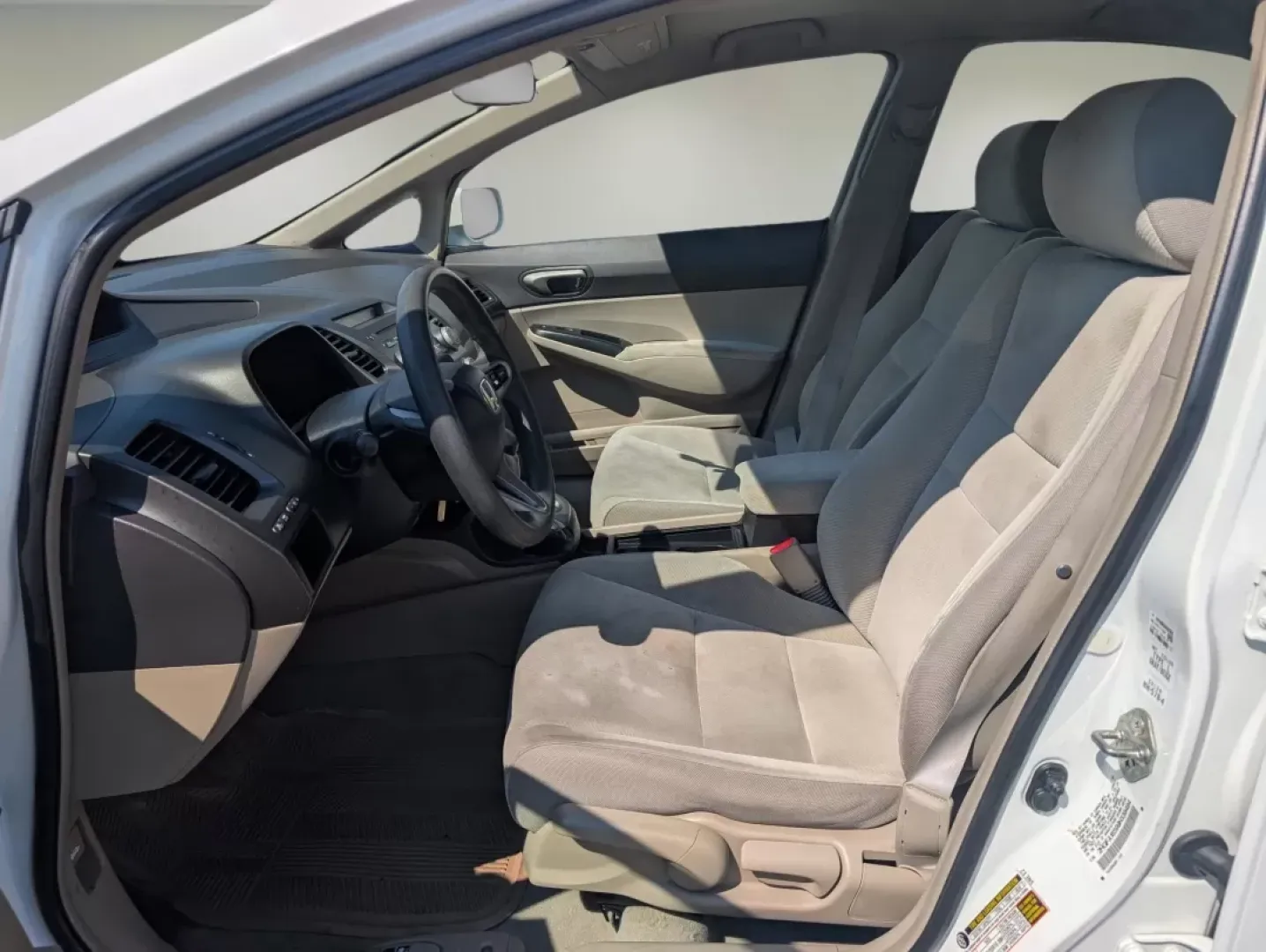 2009 Honda Civic Sdn LX (2HGFA16599H) with an Other engine, located at 3959 U.S. 80 W, Phenix City, AL, 36870, (334) 297-4885, 32.469296, -85.135185 - **Discover Your Next Adventure with the 2009 Honda Civic LX at Gils Auto!**<br /> <br /> Are you looking for a dependable vehicle that aligns with your busy lifestyle? The 2009 Honda Civic LX, available at Gils Auto in Phenix City, AL, is the perfect blend of efficiency and comfort, making it the id - Photo#10