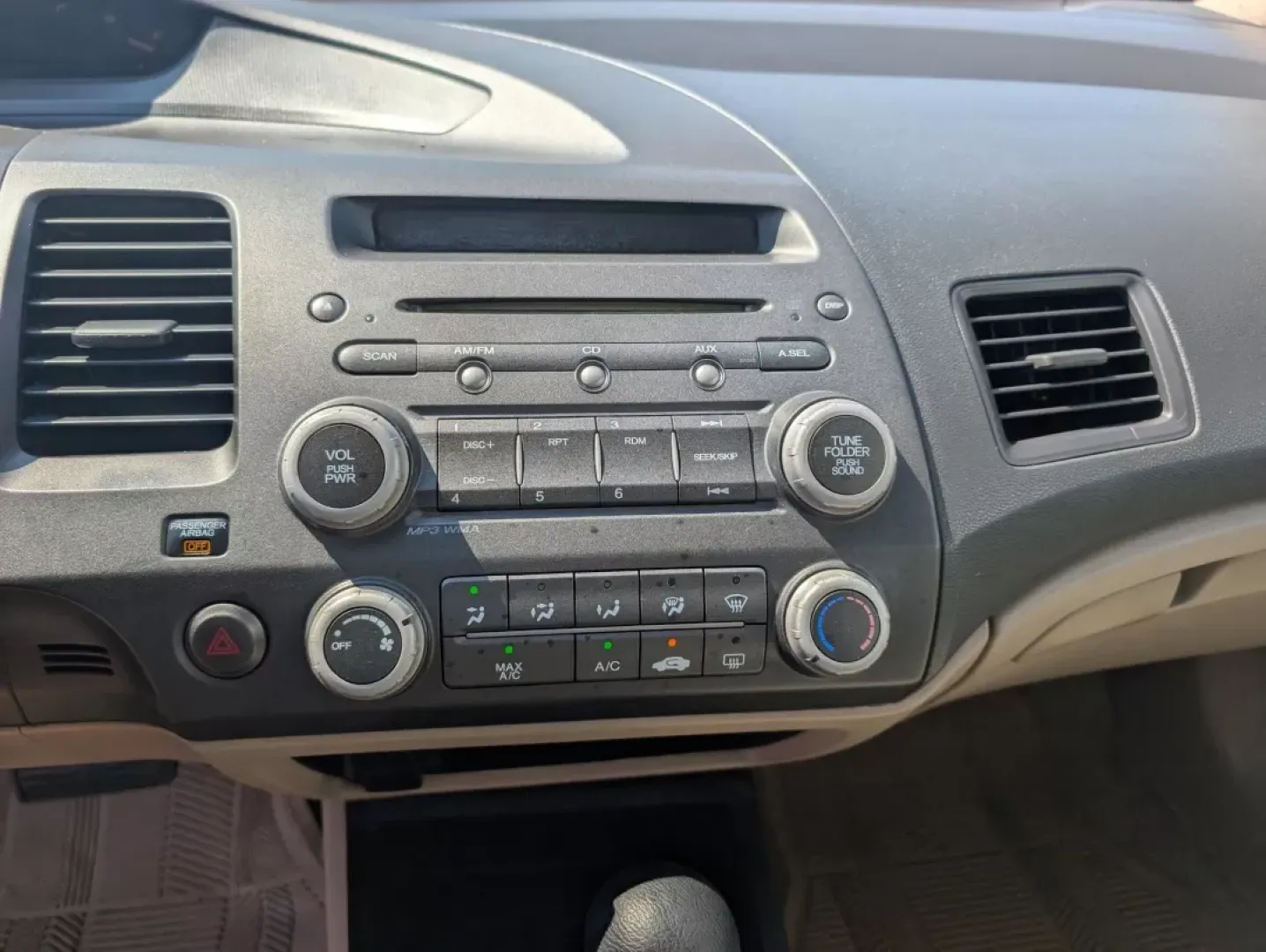 2009 Honda Civic Sdn LX (2HGFA16599H) with an Other engine, located at 3959 U.S. 80 W, Phenix City, AL, 36870, (334) 297-4885, 32.469296, -85.135185 - **Discover Your Next Adventure with the 2009 Honda Civic LX at Gils Auto!**<br /> <br /> Are you looking for a dependable vehicle that aligns with your busy lifestyle? The 2009 Honda Civic LX, available at Gils Auto in Phenix City, AL, is the perfect blend of efficiency and comfort, making it the id - Photo#14