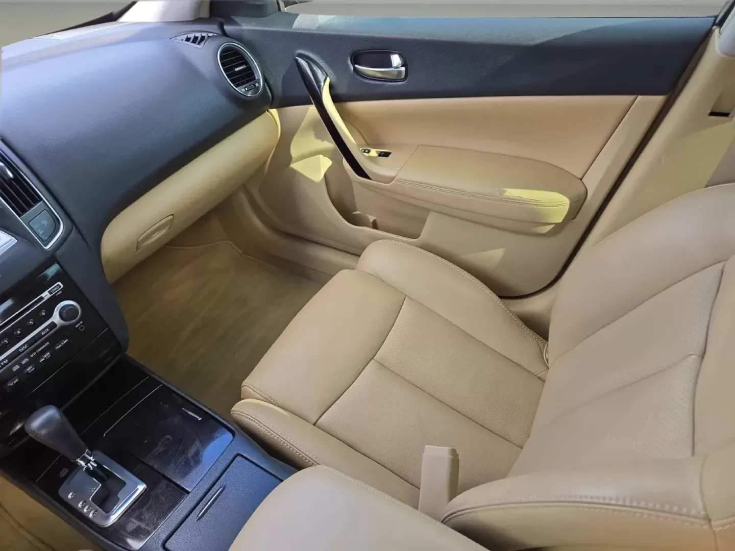 2009 /Cafe latte Nissan Maxima 3.5 SV (1N4AA51EX9C) with an Other engine, located at 521 Old Farm Lane Rd, Prattville, AL, 36066, (334) 325-1505, 32.482460, -86.416367 - **Experience the Everyday Luxury of the 2009 Nissan Maxima at Gils Auto - Prattville!**<br /> <br /> Are you in search of the perfect sedan that balances style, comfort, and performance? Look no further than the stunning 2009 Nissan Maxima 3.5 SV, available now at Gils Auto, your trusted Buy Here Pa - Photo#14