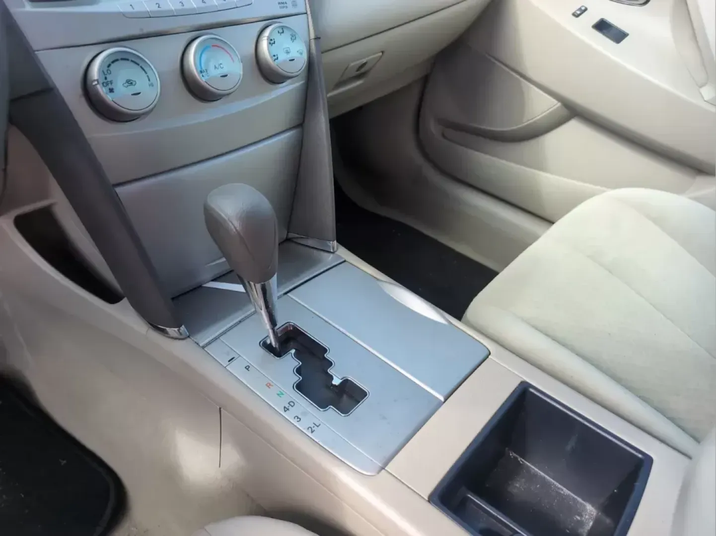 2009 /Ash Toyota Camry LE (4T1BE46K69U) with an Other engine, located at 521 Old Farm Lane Rd, Prattville, AL, 36066, (334) 325-1505, 32.482460, -86.416367 - **Elevate Your Daily Drive with the 2009 Toyota Camry LE Perfect for Family Adventures in Prattville!**<br /> <br /> If you're looking for a reliable sedan that seamlessly combines comfort, style, and performance, the 2009 Toyota Camry LE is the perfect match for your lifestyle. Whether you're navi - Photo#14