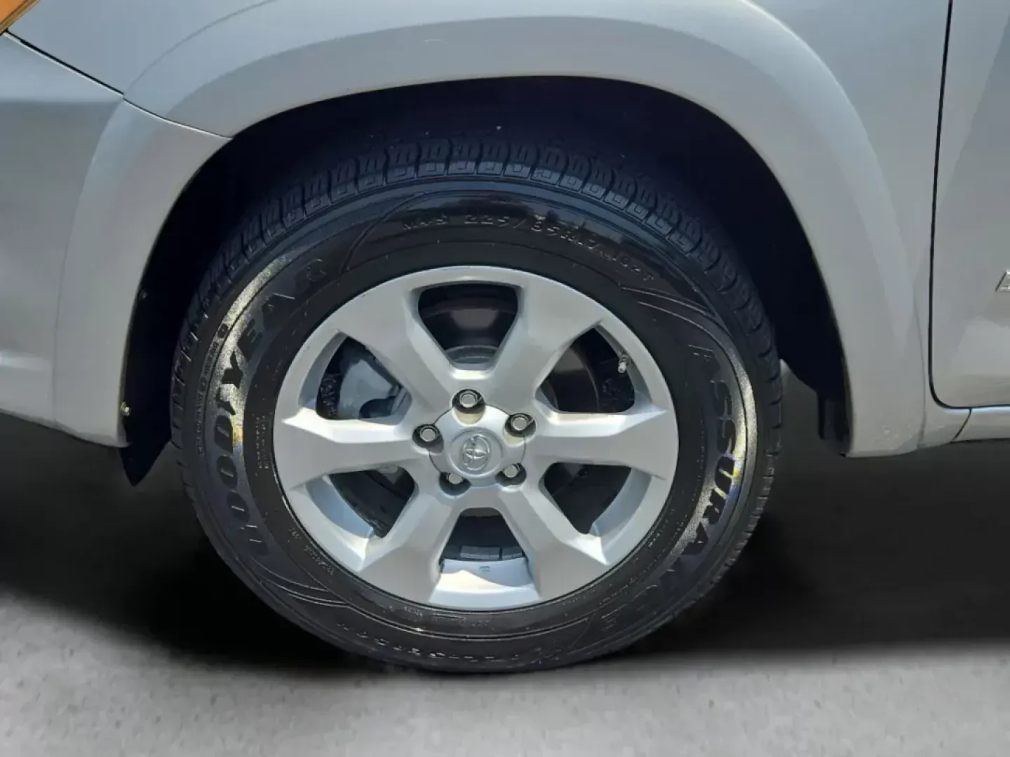 2009 Toyota RAV4 Ltd (JTMZK34V995) with an Other engine, located at 521 Old Farm Lane Rd, Prattville, AL, 36066, (334) 325-1505, 32.482460, -86.416367 - **Discover Adventure with the 2009 Toyota RAV4 at Gils Auto!**<br /> <br /> Are you ready to amplify your lifestyle with a reliable and versatile vehicle? The 2009 Toyota RAV4, available now at Gils Auto in Prattville, AL, is an exceptional choice for those seeking adventure, comfort, and functional - Photo#8