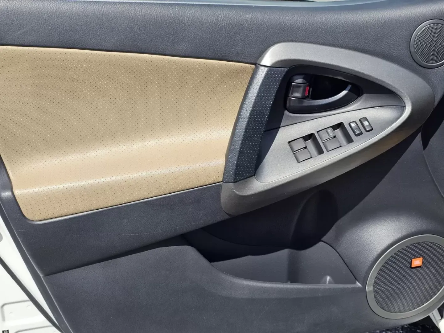 2009 Toyota RAV4 Ltd (2T3ZF31V29W) with an Other engine, located at 3959 U.S. 80 W, Phenix City, AL, 36870, (334) 297-4885, 32.469296, -85.135185 - Ready to elevate your driving experience? The 2009 Toyota RAV4 Ltd is the perfect companion for your busy lifestyle, whether you're navigating the daily grind of commutes, embarking on weekend adventures, or managing the demands of a growing family. This versatile SUV combines ample space, comfort, - Photo#8