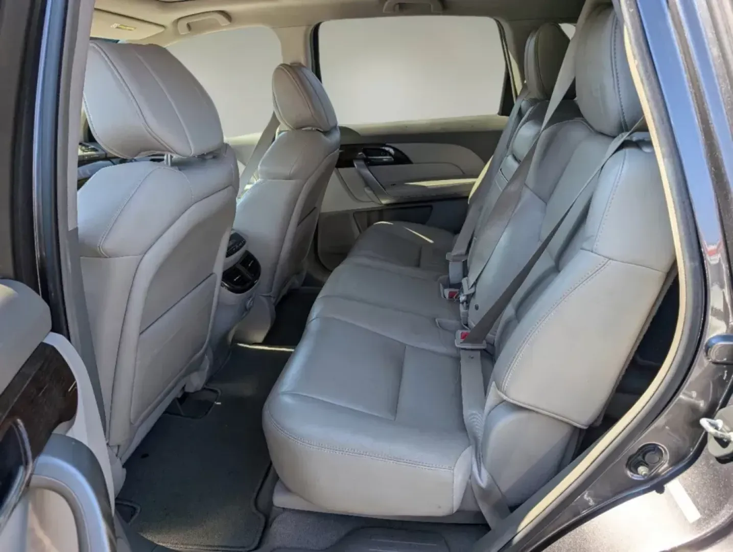 2010 Acura MDX (2HNYD2H20AH) with an Other engine, located at 3959 U.S. 80 W, Phenix City, AL, 36870, (334) 297-4885, 32.469296, -85.135185 - **Unleash Adventure Today with the 2010 Acura MDX at Gils Auto!**<br /> <br /> Are you ready to elevate your family adventures or weekend getaways? Look no further! The 2010 Acura MDX is the perfect blend of luxury, space, and performance, making it the ultimate SUV for growing families and anyone s - Photo#9