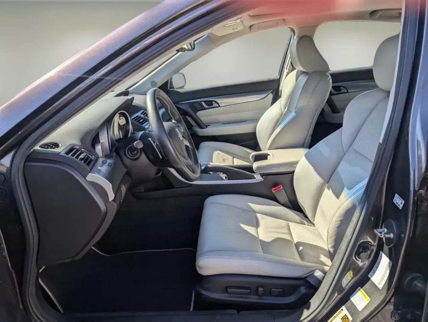 2010 Acura TL Tech Auto (19UUA9F55AA) with an Gas V6 3.7L/223 engine, 5-Speed Automatic w/OD transmission, located at 3959 U.S. 80 W, Phenix City, AL, 36870, (334) 297-4885, 32.469296, -85.135185 - 2010 Acura TL Tech Auto - Photo#9