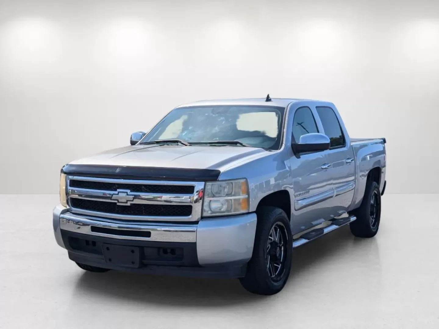 2010 /Light Titanium/Ebony Chevrolet Silverado 1500 LT (3GCRCSE01AG) with an Other engine, located at 3959 U.S. 80 W, Phenix City, AL, 36870, (334) 297-4885, 32.469296, -85.135185 - **Explore New Adventures with the 2010 Chevrolet Silverado 1500 LT at Gils Auto in Phenix City!**<br /> <br /> Are you ready to take your road trips and weekend adventures to the next level? The 2010 Chevrolet Silverado 1500 LT Crew Cab Pickup is the perfect companion for those who crave both reliab - Photo#1