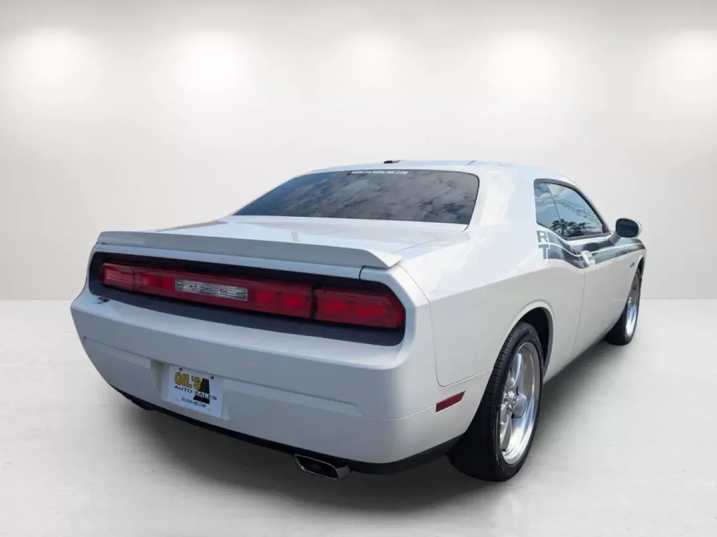 2010 /Dark Slate Gray Dodge Challenger R/T Classic (2B3CJ5DT1AH) with an Other engine, located at 1430 Gateway Drive, Opelika, AL, 36801, (334) 239-0944, 32.637871, -85.409790 - **Unleash Your Inner Adventurer with This 2010 Dodge Challenger R/T Classic!**<br /> <br /> Are you ready to experience the thrill of the open road? This 2010 Dodge Challenger R/T Classic is not just a car; it's a lifestyle statement designed for those who crave both performance and style. Whether y - Photo#4