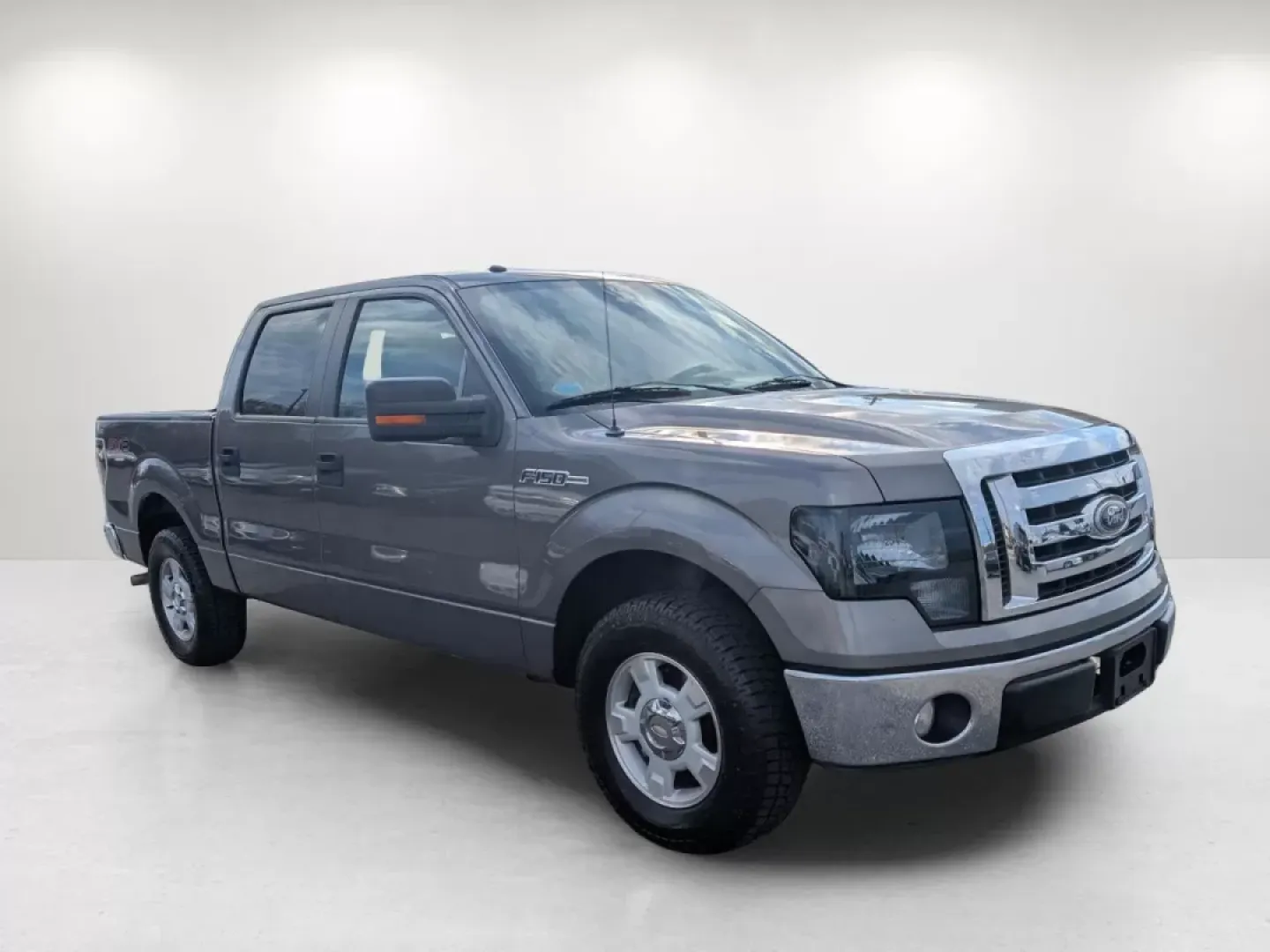 2010 Ford F-150 XLT (1FTEW1C82AF) with an Other engine, located at 1430 Gateway Drive, Opelika, AL, 36801, (334) 239-0944, 32.637871, -85.409790 - Are you ready to elevate your weekend adventures or enhance your daily commute? Look no further than this rugged yet refined 2010 Ford F-150 XLT, now available at Gils Auto in Phenix City, AL. This versatile crew cab pickup truck is perfect for growing families, outdoor enthusiasts, or anyone who ne - Photo#2