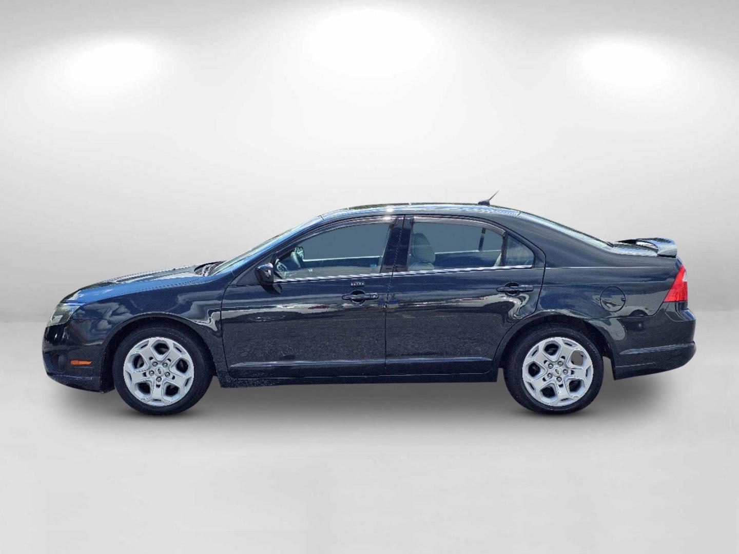 2010 Sterling Gray Metallic /Medium Light Stone Ford Fusion SE (3FAHP0HA4AR) with an Gas I4 2.5L/152 engine, located at 1430 Gateway Drive, Opelika, AL, 36801, (334) 239-0944, 32.637871, -85.409790 - 2010 Ford Fusion SE - Photo#7