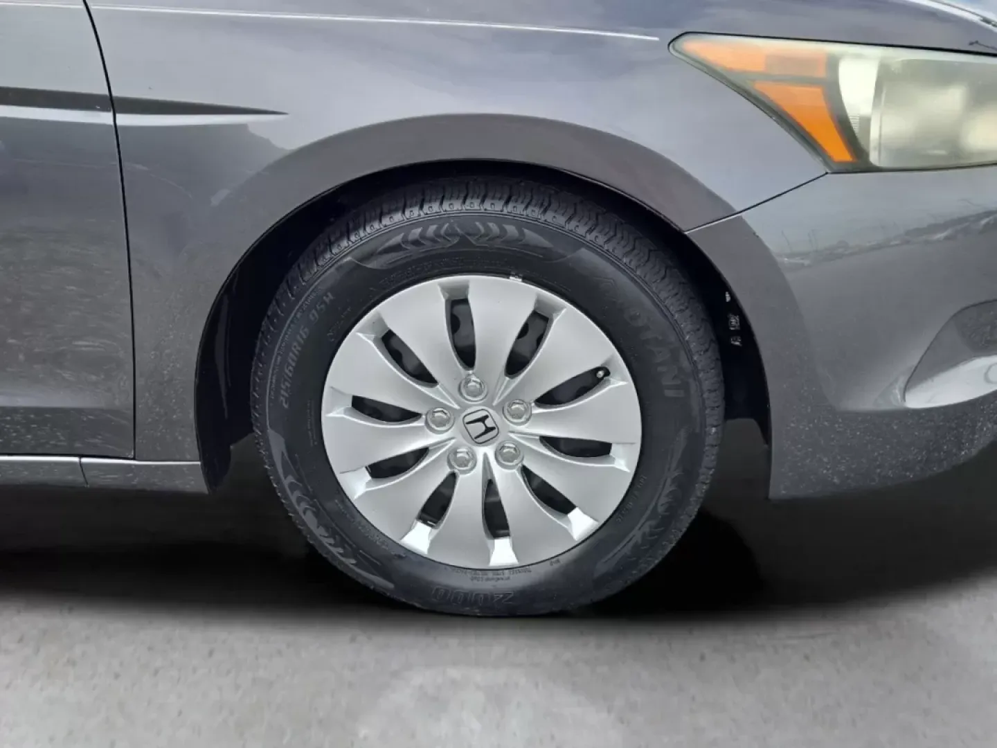 2010 Honda Accord Sdn LX (1HGCP2F3XAA) with an Other engine, located at 1430 Gateway Drive, Opelika, AL, 36801, (334) 239-0944, 32.637871, -85.409790 - **Discover Your Next Adventure with the 2010 Honda Accord LX Perfect for Your Daily Drive!**<br /> <br /> Are you searching for a reliable and stylish sedan that fits your active lifestyle? Look no further! Gils Auto in Phenix City, AL, has the ideal vehicle for you: the 2010 Honda Accord LX. Wheth - Photo#2