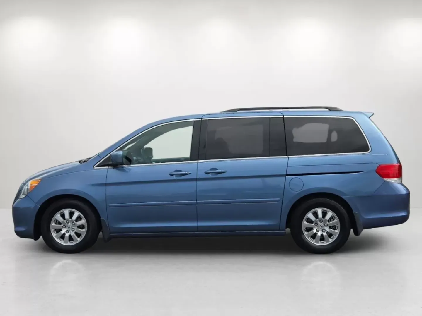 2010 Honda Odyssey EX-L (5FNRL3H67AB) with an Other engine, located at 1430 Gateway Drive, Opelika, AL, 36801, (334) 239-0944, 32.637871, -85.409790 - **Discover Family Adventures with the 2010 Honda Odyssey EX-L at Gils Auto in Phenix City, AL!**<br /> <br /> Are you searching for the perfect vehicle for your growing family or planning a weekend road trip? Look no further than the stunning 2010 Honda Odyssey EX-L, available now at Gils Auto, a le - Photo#8