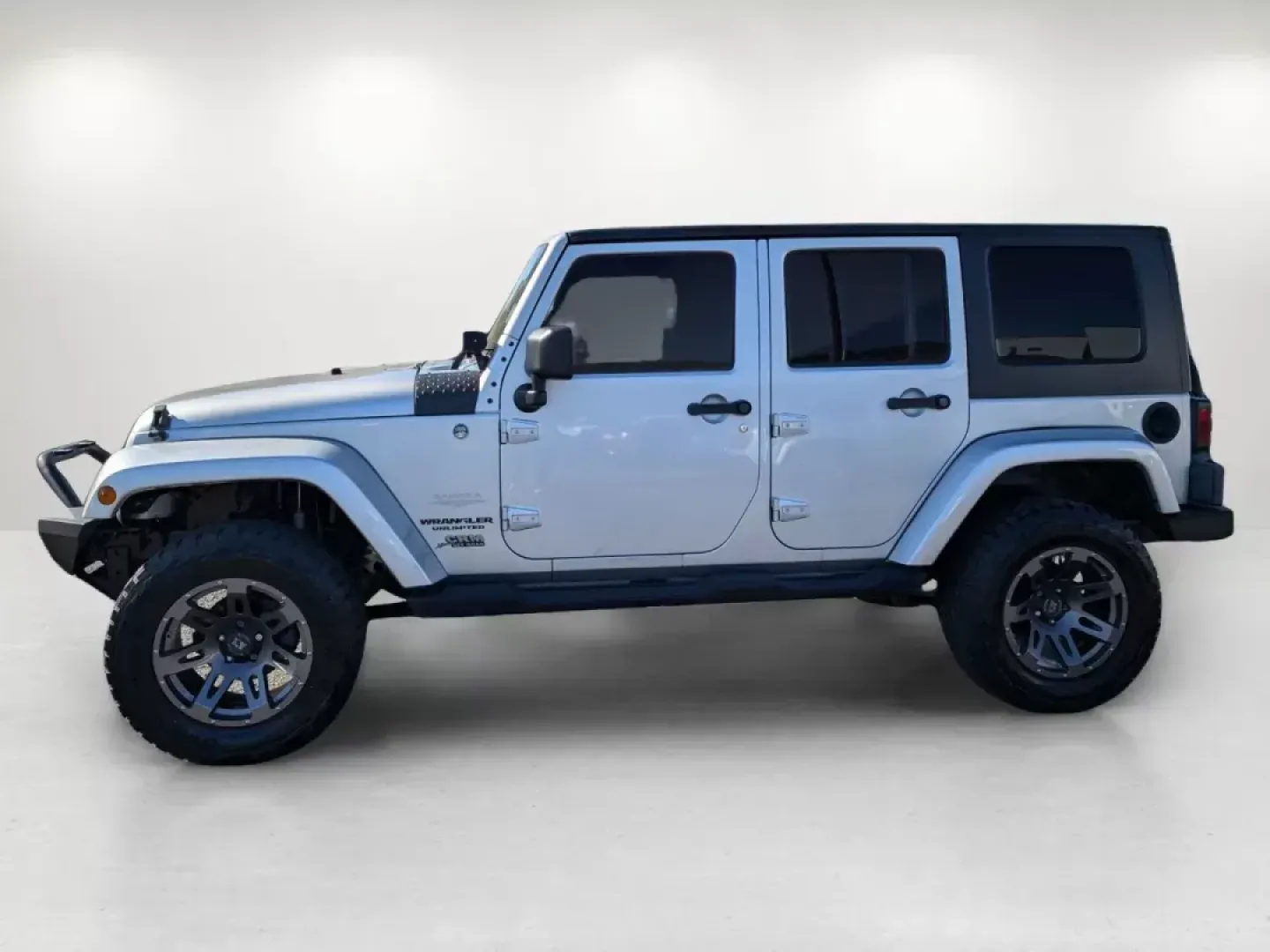 2010 /Dark Slate Gray/Medium Slate Gray Jeep Wrangler Unlimited Sahara (1J4BA5H13AL) with an Gas V6 3.8L/231 engine, 4-Speed Automatic transmission, located at 3959 U.S. 80 W, Phenix City, AL, 36870, (334) 297-4885, 32.469296, -85.135185 - 2010 Jeep Wrangler Unlimited Sahara - Photo#7