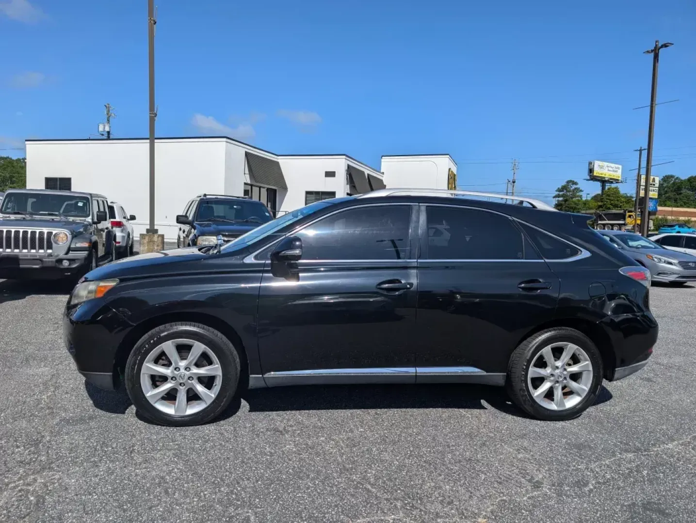 2010 Lexus RX 350 (JTJZK1BA5A2) with an Gas V6 3.5L/211 engine, 6-Speed Automatic w/OD Sequential-Shift transmission, located at 3959 U.S. 80 W, Phenix City, AL, 36870, (334) 297-4885, 32.469296, -85.135185 - ### Experience Luxury and Reliability with the 2010 Lexus RX 350 at Gils Auto - Phenix City!<br /> <br /> Are you searching for the perfect blend of comfort, luxury, and dependability for your daily commute? Look no further! The 2010 Lexus RX 350 is an exceptional choice for those who prioritize com - Photo#7