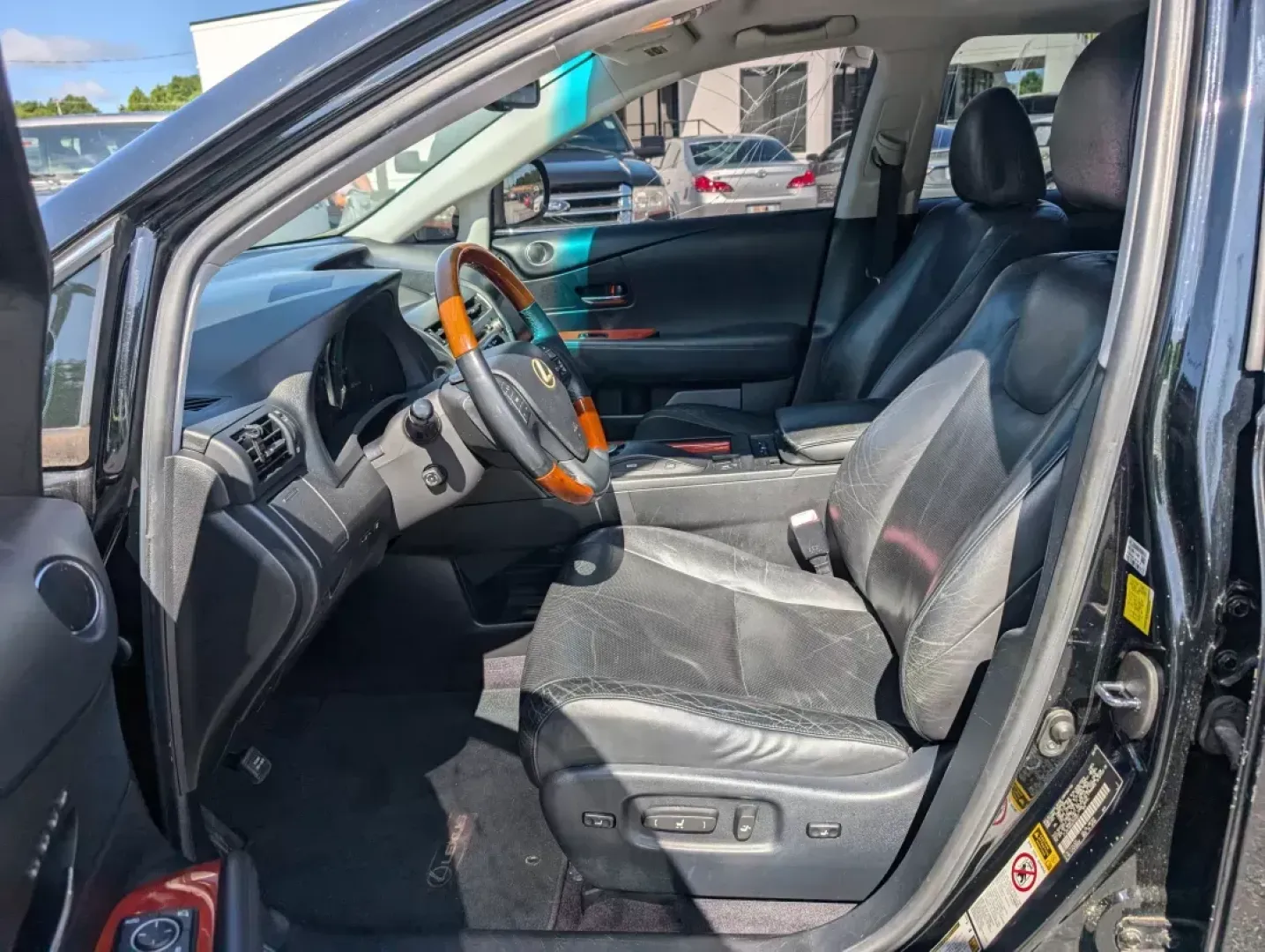 2010 Lexus RX 350 (JTJZK1BA5A2) with an Gas V6 3.5L/211 engine, 6-Speed Automatic w/OD Sequential-Shift transmission, located at 3959 U.S. 80 W, Phenix City, AL, 36870, (334) 297-4885, 32.469296, -85.135185 - ### Experience Luxury and Reliability with the 2010 Lexus RX 350 at Gils Auto - Phenix City!<br /> <br /> Are you searching for the perfect blend of comfort, luxury, and dependability for your daily commute? Look no further! The 2010 Lexus RX 350 is an exceptional choice for those who prioritize com - Photo#9