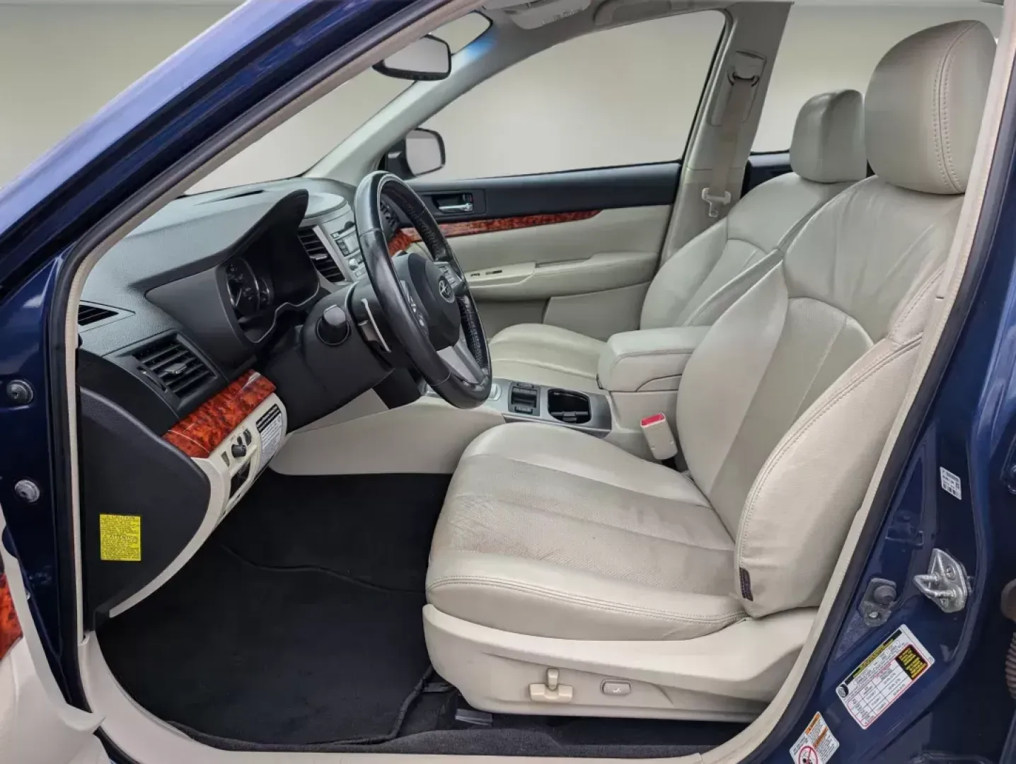 2010 /Ivory Subaru Legacy Limited (4S3BMBJ63A3) with an Gas Flat 4-Cyl 2.5L/150 engine, 1-Speed CVT transmission, located at 521 Old Farm Lane Rd, Prattville, AL, 36066, (334) 325-1505, 32.482460, -86.416367 - **Unlock Your Adventures with the 2010 Subaru Legacy Limited!** <br /> <br /> Are you ready to elevate your daily drive? Whether you're commuting to work in Montgomery, planning a weekend getaway to the beautiful scenic routes of Prattville, or simply running errands around town, the 2010 Subaru Leg - Photo#9