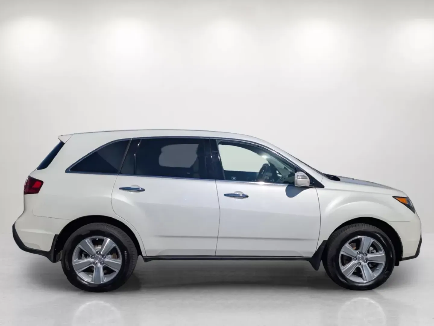 2011 Acura MDX (2HNYD2H23BH) with an Other engine, located at 804 22nd Ave, Phenix City, AL, 36870, (334) 297-1860, 32.484749, -85.024475 - **Discover Adventurous Living with the 2011 Acura MDX at Gils Auto - Phenix City!**<br /> <br /> Are you searching for the perfect blend of luxury, versatility, and performance in your next vehicle? Look no further! The 2011 Acura MDX is your ticket to unforgettable family road trips, weekend advent - Photo#3