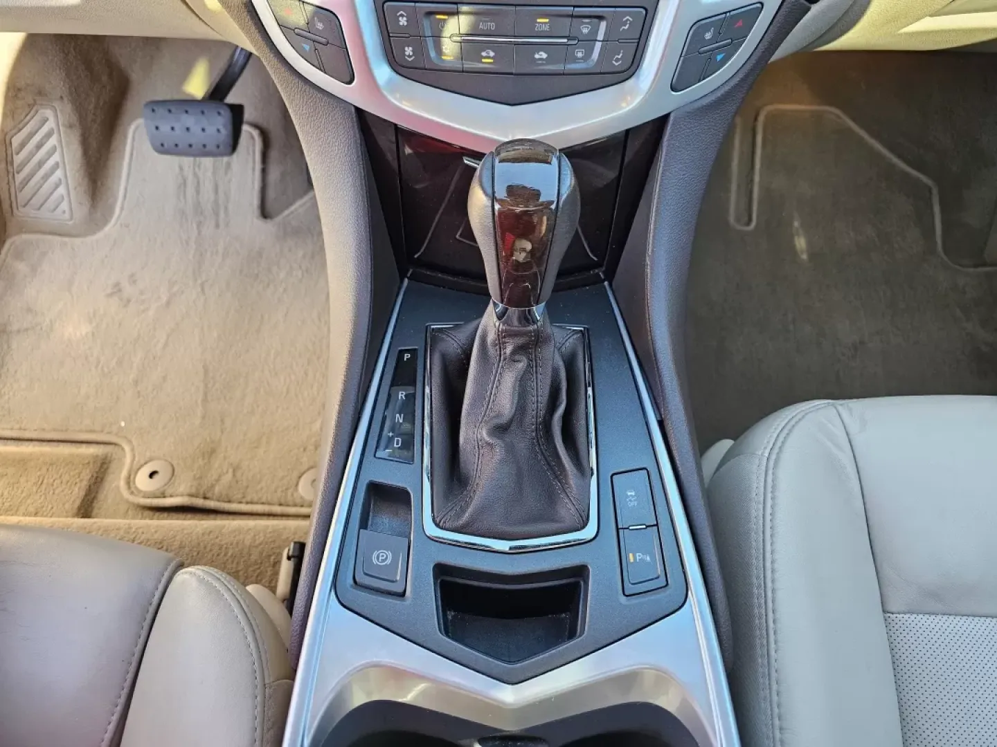 2011 /Shale w/Brownstone accents Cadillac SRX Luxury Collection (3GYFNAEY7BS) with an Other engine, located at 3959 U.S. 80 W, Phenix City, AL, 36870, (334) 297-4885, 32.469296, -85.135185 - Discover your next adventure with the luxurious 2011 Cadillac SRX, perfect for growing families or individuals who crave both comfort and style in their daily commute. Whether you're heading out for a weekend getaway or simply navigating through the bustling streets of Phenix City, AL, this SUV is d - Photo#12