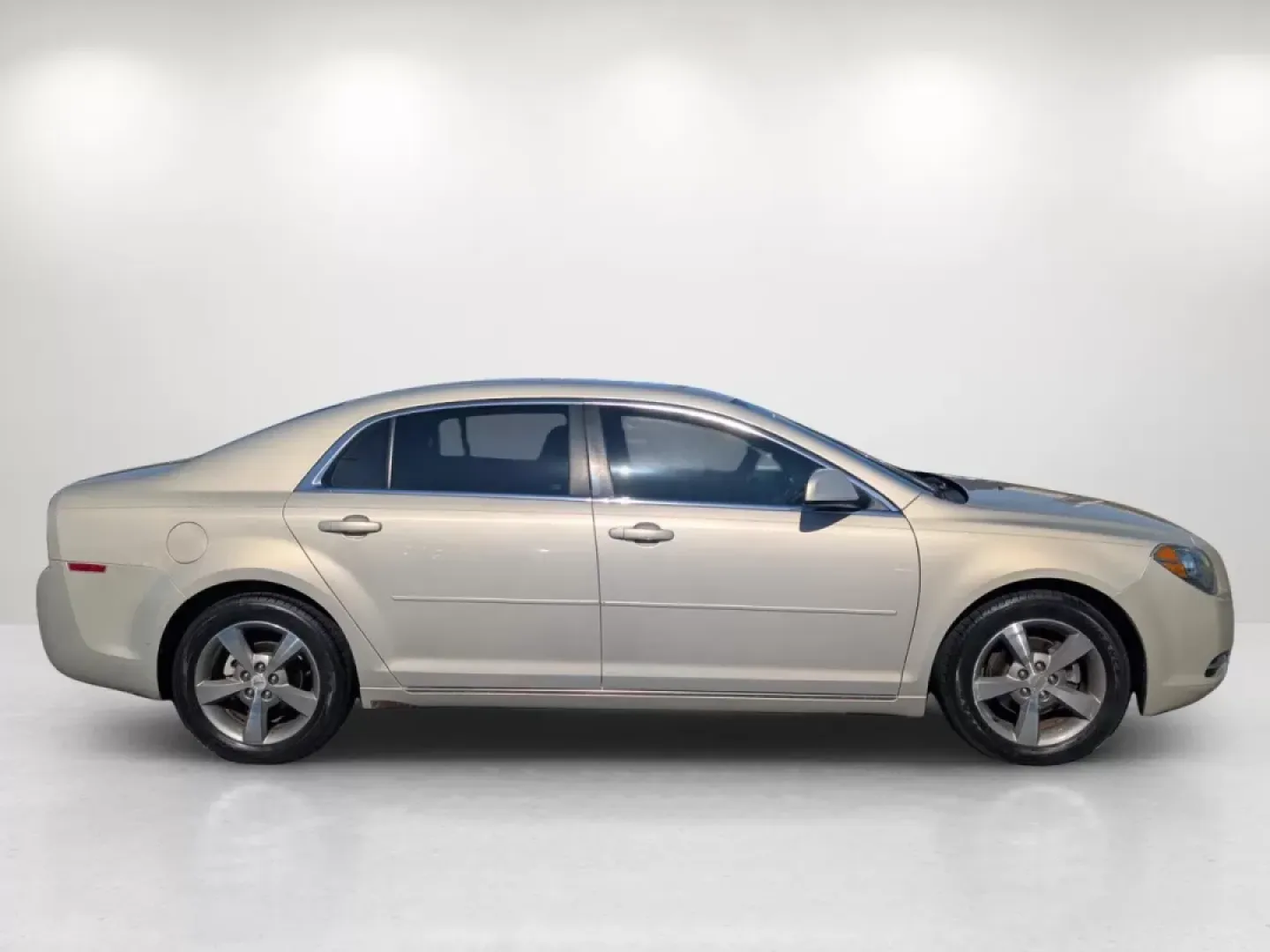 2011 /Ebony Chevrolet Malibu LT w/1LT (1G1ZC5E16BF) with an Other engine, located at 3959 U.S. 80 W, Phenix City, AL, 36870, (334) 297-4885, 32.469296, -85.135185 - Are you on the hunt for a reliable vehicle that fits seamlessly into your daily routine? Look no further than this 2011 Chevrolet Malibu LT, a perfect choice for those commuting to work or shuttling the kids to school. With its impressive fuel efficiency and comfortable interior, this sedan is not j - Photo#4