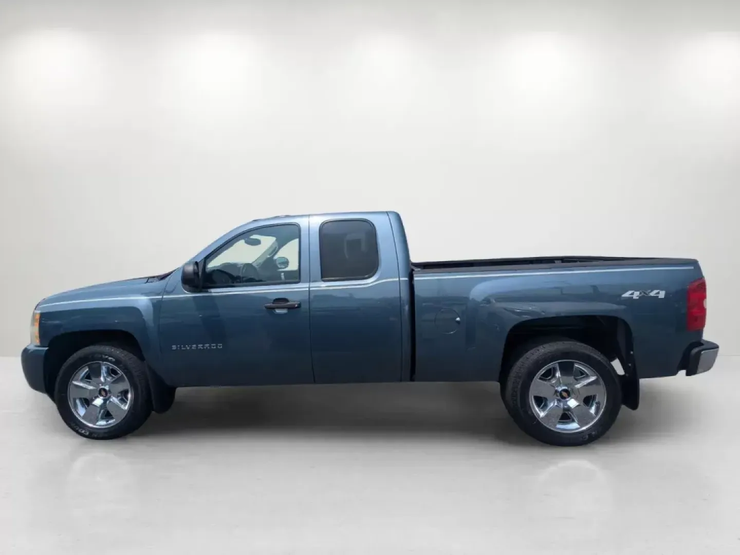 2011 /Ebony Chevrolet Silverado 1500 LT (1GCRKSE37BZ) with an Gas/Ethanol V8 5.3L/323 engine, 6-Speed Automatic transmission, located at 804 22nd Ave, Phenix City, AL, 36870, (334) 297-1860, 32.484749, -85.024475 - 2011 Chevrolet Silverado 1500 LT - Photo#7
