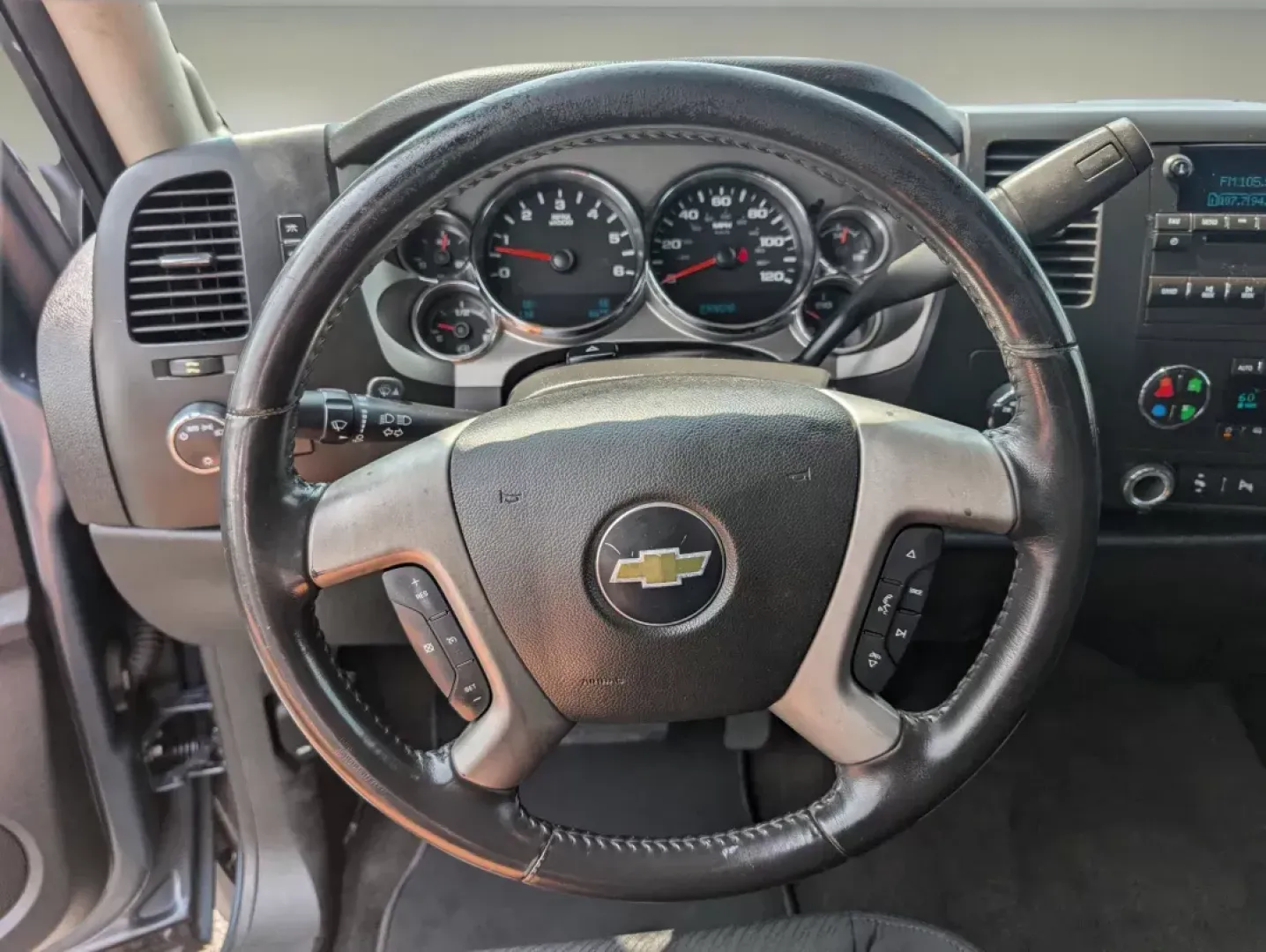 2011 /Ebony Chevrolet Silverado 1500 LT (1GCRKSE37BZ) with an Gas/Ethanol V8 5.3L/323 engine, 6-Speed Automatic transmission, located at 804 22nd Ave, Phenix City, AL, 36870, (334) 297-1860, 32.484749, -85.024475 - 2011 Chevrolet Silverado 1500 LT - Photo#15