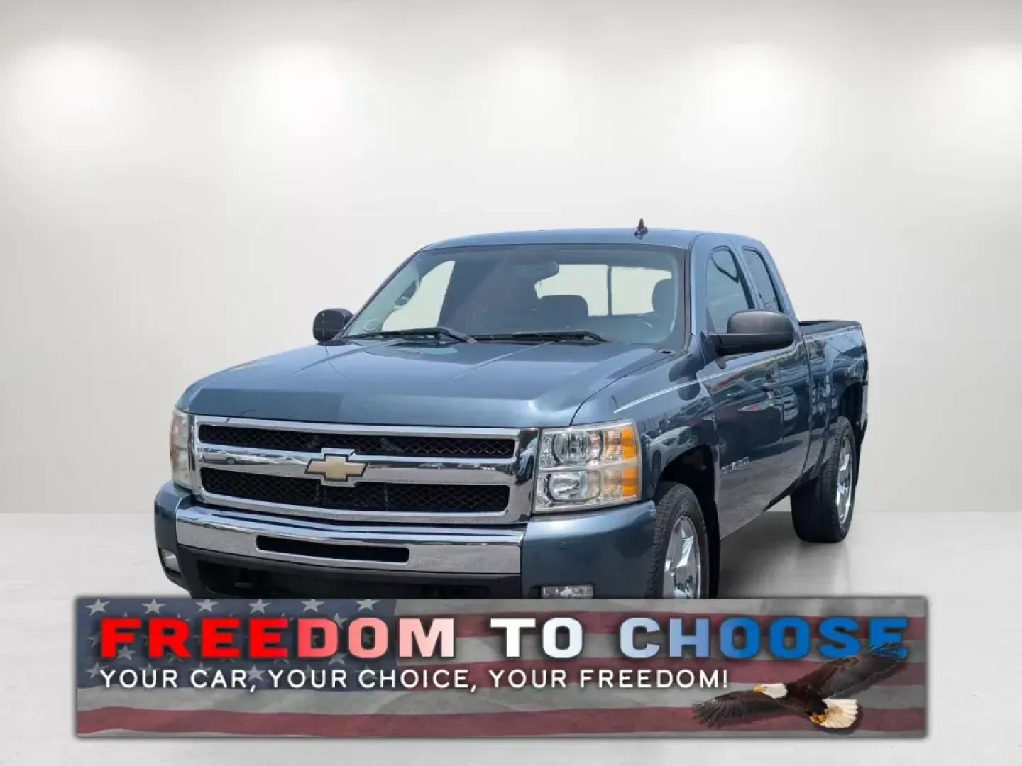 2011 /Ebony Chevrolet Silverado 1500 LT (1GCRKSE37BZ) with an Gas/Ethanol V8 5.3L/323 engine, 6-Speed Automatic transmission, located at 5115 14th Ave., Columbus, GA, 31904, (706) 323-0345, 32.511494, -84.971046 - **Discover Your Adventure with this 2011 Chevrolet Silverado 1500 LT Perfect for Your Weekend Getaways or Daily Commutes!**<br /> <br /> Are you ready to elevate your lifestyle with a vehicle that seamlessly blends performance, comfort, and versatility? Look no further than this stunning 2011 Chevr - Photo#0