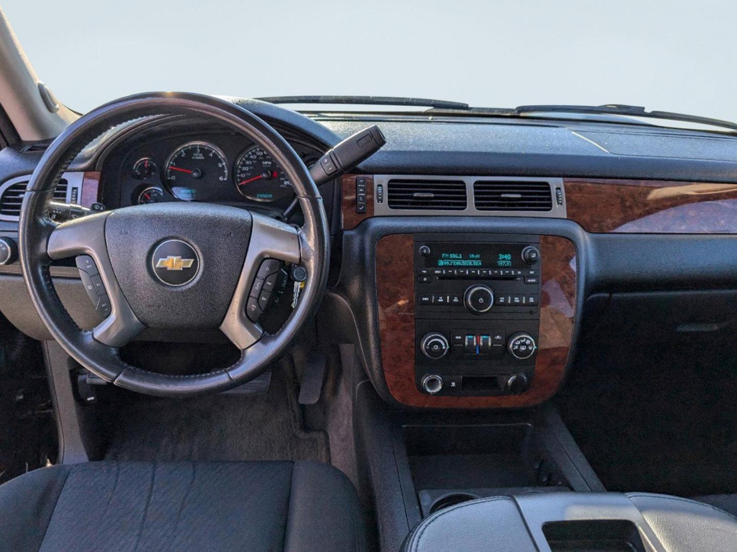 2011 /Ebony Chevrolet Tahoe LS (1GNSCAE02BR) with an Gas/Ethanol V8 5.3L/323 engine, 6-Speed Automatic w/OD transmission, located at 5115 14th Ave., Columbus, GA, 31904, (706) 323-0345, 32.511494, -84.971046 - 2011 Chevrolet Tahoe LS - Photo#12