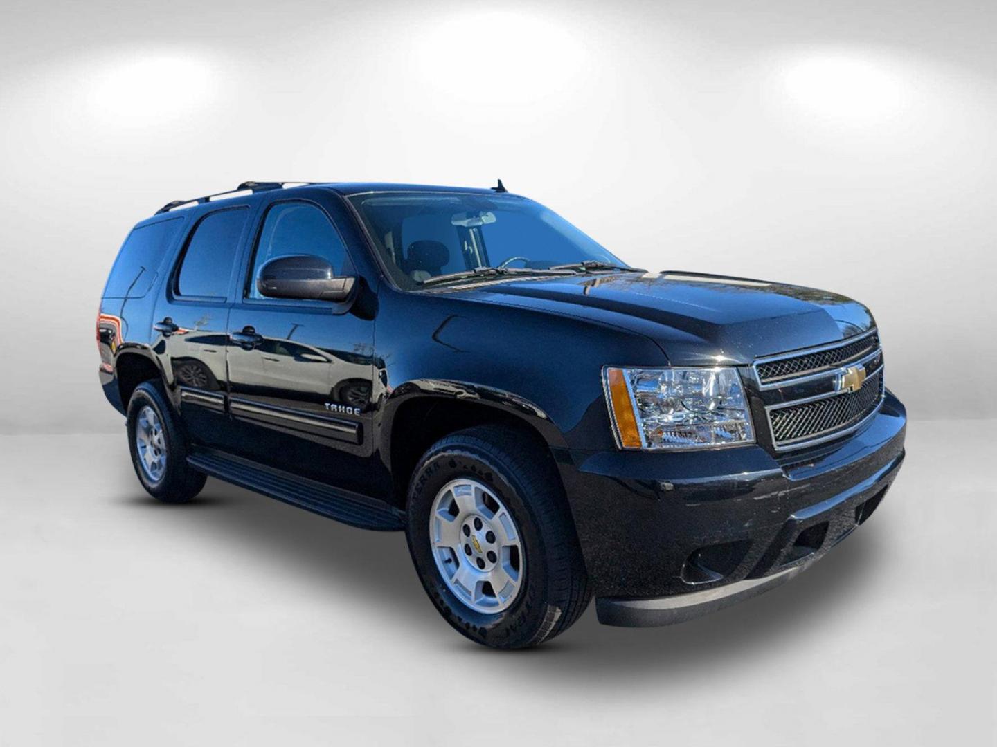 2011 /Ebony Chevrolet Tahoe LS (1GNSCAE02BR) with an Gas/Ethanol V8 5.3L/323 engine, 6-Speed Automatic w/OD transmission, located at 5115 14th Ave., Columbus, GA, 31904, (706) 323-0345, 32.511494, -84.971046 - 2011 Chevrolet Tahoe LS - Photo#2