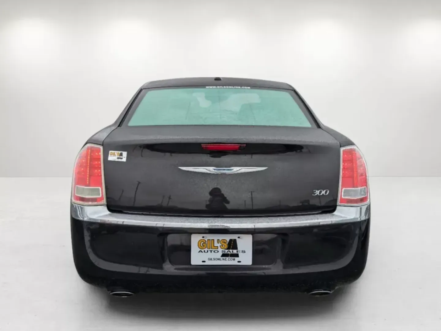 2011 /Black Interior Chrysler 300 (2C3CA4CGXBH) with an Gas/Ethanol V6 3.6L/220 engine, 5-Speed Automatic w/Manual Shift transmission, located at 5115 14th Ave., Columbus, GA, 31904, (706) 323-0345, 32.511494, -84.971046 - 2011 Chrysler 300 - Photo#5
