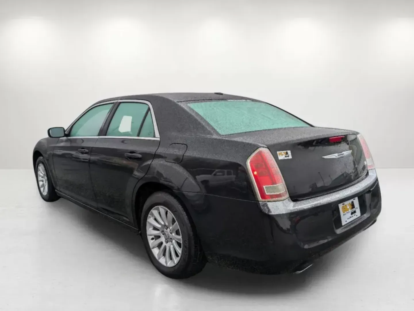2011 /Black Interior Chrysler 300 (2C3CA4CGXBH) with an Gas/Ethanol V6 3.6L/220 engine, 5-Speed Automatic w/Manual Shift transmission, located at 5115 14th Ave., Columbus, GA, 31904, (706) 323-0345, 32.511494, -84.971046 - 2011 Chrysler 300 - Photo#6