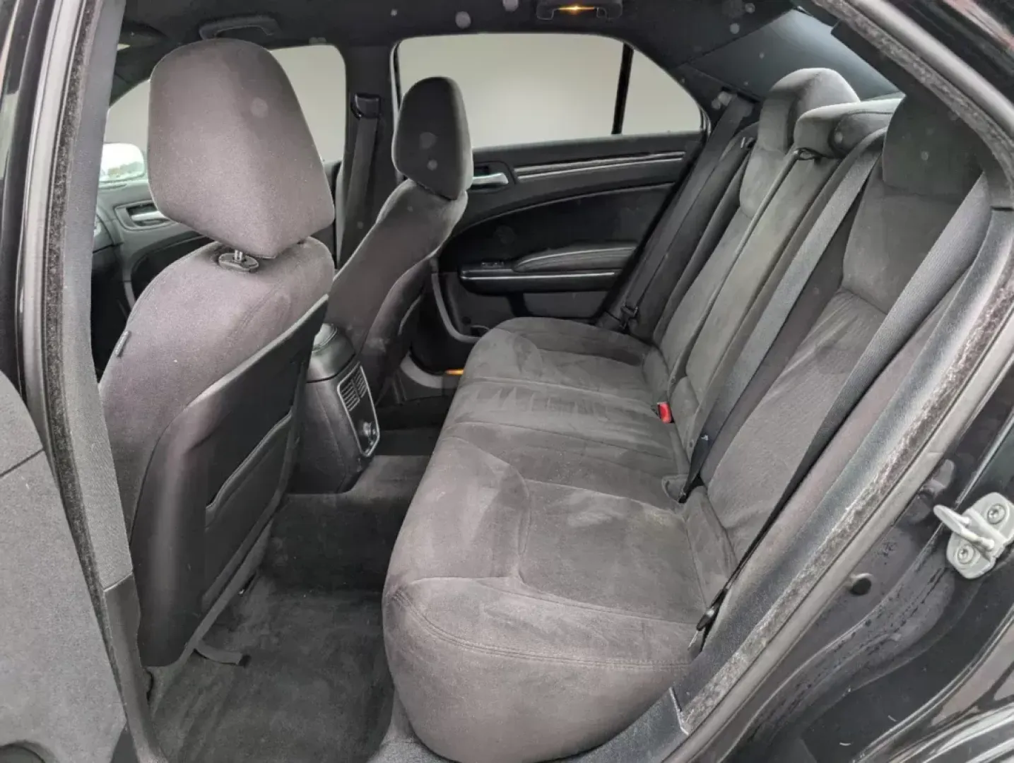 2011 /Black Interior Chrysler 300 (2C3CA4CGXBH) with an Gas/Ethanol V6 3.6L/220 engine, 5-Speed Automatic w/Manual Shift transmission, located at 5115 14th Ave., Columbus, GA, 31904, (706) 323-0345, 32.511494, -84.971046 - 2011 Chrysler 300 - Photo#10