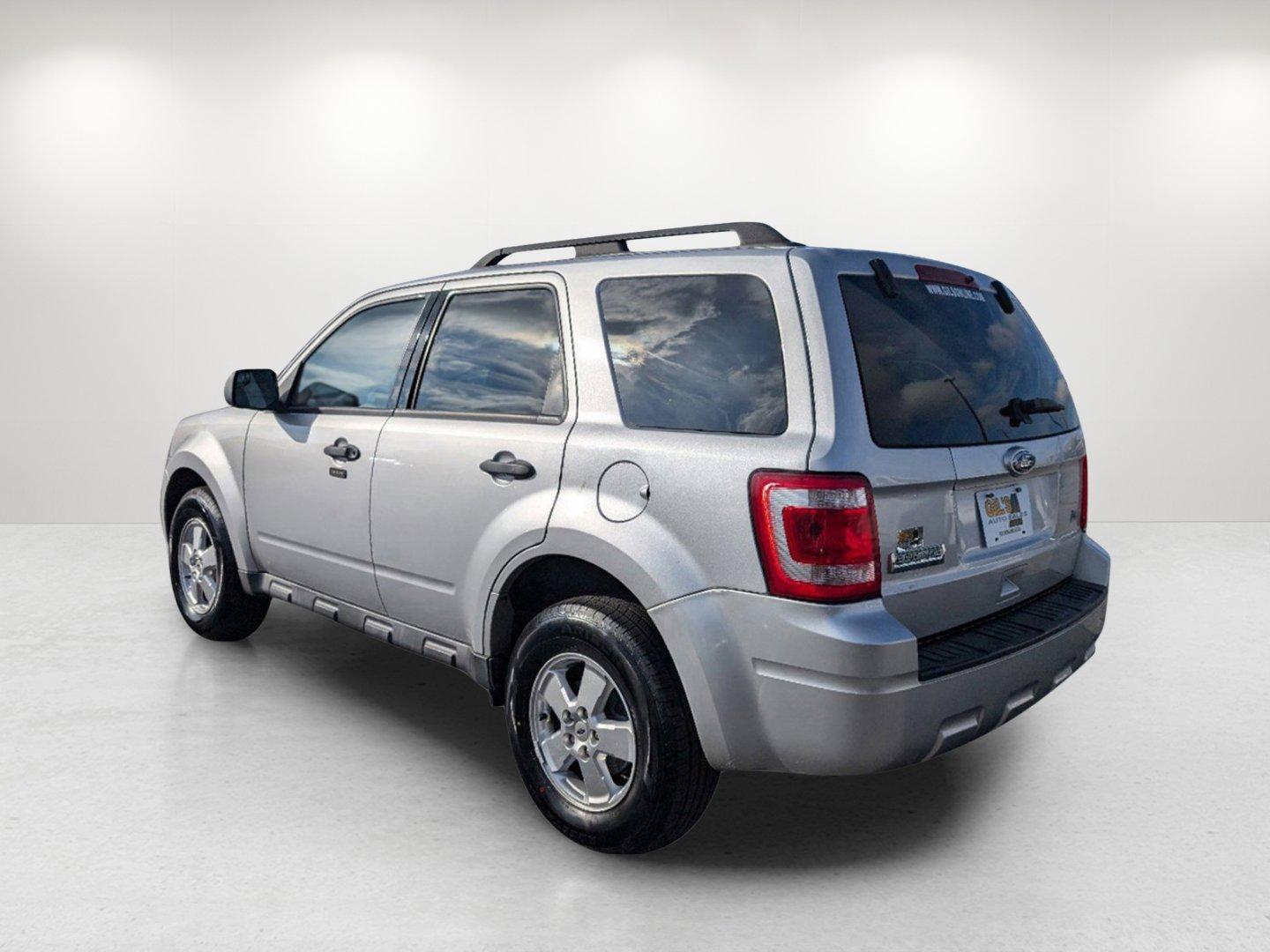 2011 Ford Escape XLT (1FMCU0DGXBK) with an Gas/Ethanol V6 3.0L/181 engine, 6-Speed Automatic transmission, located at 7000 Northlake Connector, Columbus, GA, 31904, (706) 987-8085, 32.524975, -84.978134 - 2011 Ford Escape XLT - Photo#6