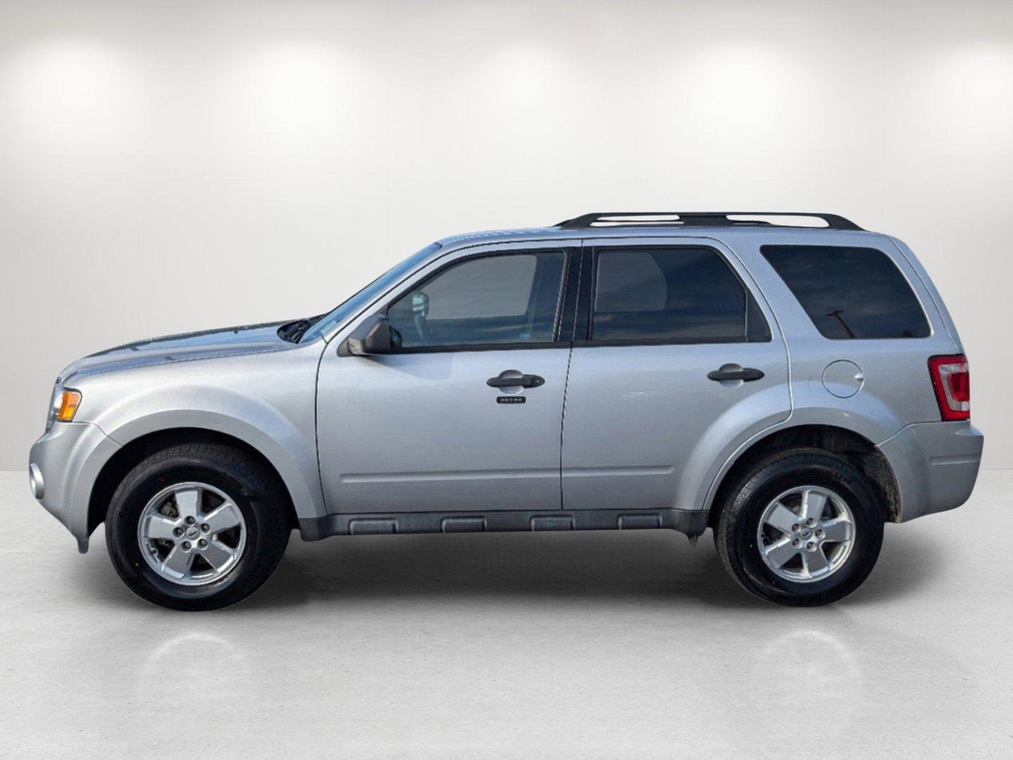 2011 Ford Escape XLT (1FMCU0DGXBK) with an Gas/Ethanol V6 3.0L/181 engine, 6-Speed Automatic transmission, located at 7000 Northlake Connector, Columbus, GA, 31904, (706) 987-8085, 32.524975, -84.978134 - 2011 Ford Escape XLT - Photo#7