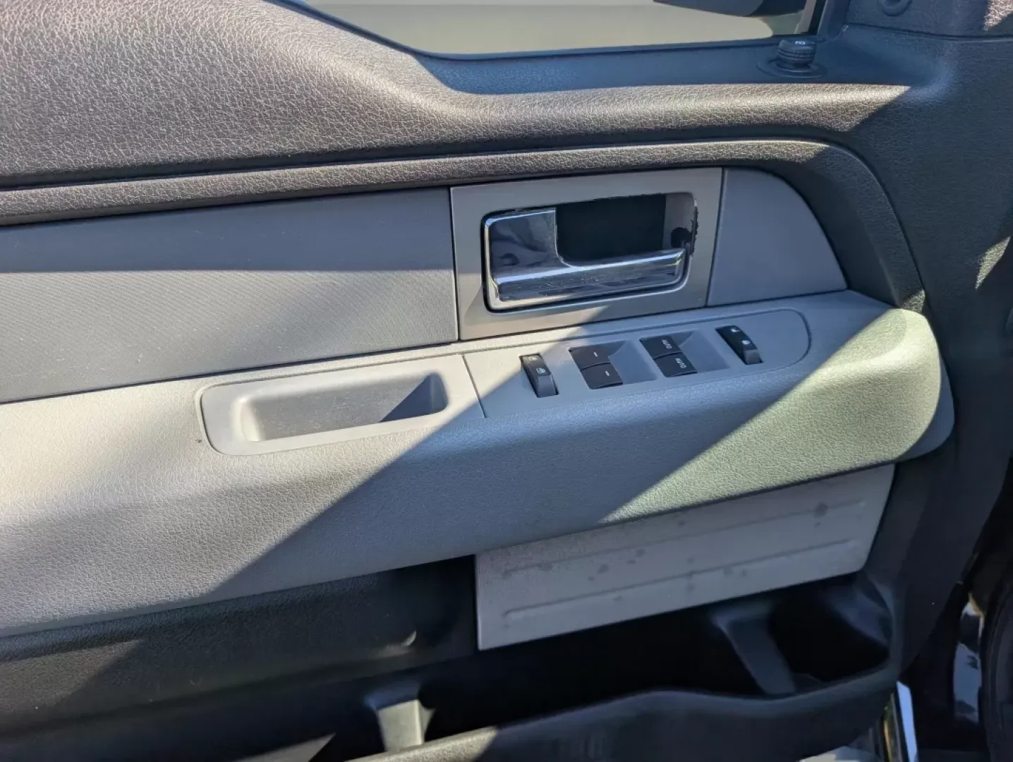 2011 Ford F-150 XLT (1FTFW1ET7BF) with an Other engine, located at 3959 U.S. 80 W, Phenix City, AL, 36870, (334) 297-4885, 32.469296, -85.135185 - ### Conquer the Open Road with the 2011 Ford F-150: Your Ultimate Adventure Awaits!<br /> <br /> Are you ready to elevate your weekend getaways or tackle your daily commute with a blend of rugged capability and comfort? Look no further than this impressive 2011 Ford F-150, a Crew Cab Pickup designed - Photo#6