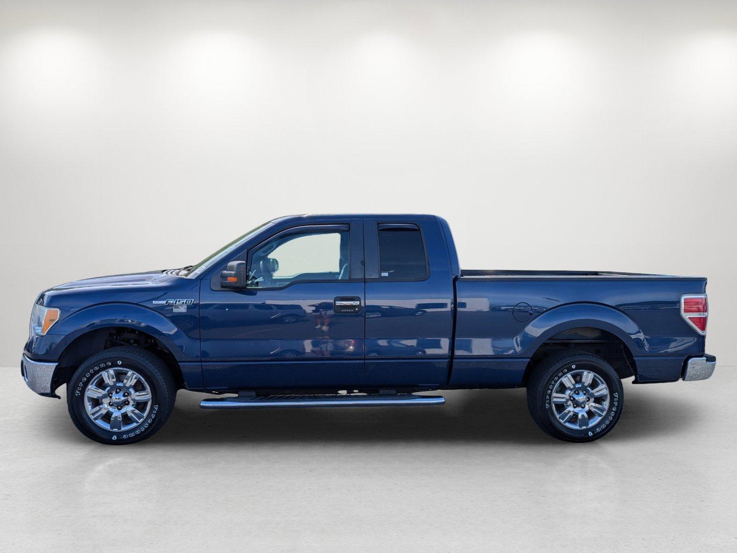 2011 Ford F-150 XLT (1FTEX1CMXBF) with an Gas/Ethanol V6 3.7/227 engine, 6-Speed Automatic transmission, located at 7000 Northlake Connector, Columbus, GA, 31904, (706) 987-8085, 32.524975, -84.978134 - 2011 Ford F-150 XLT - Photo#7