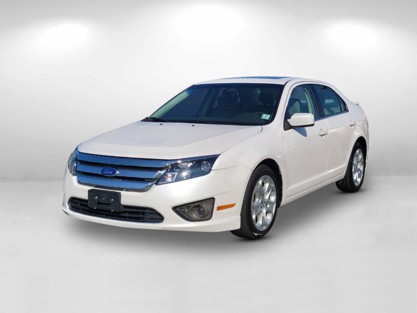 2011 White Ford Fusion SE (3FAHP0HA6BR) with an Gas I4 2.5L/152 engine, located at 521 Old Farm Lane Rd, Prattville, AL, 36066, (334) 325-1505, 32.482460, -86.416367 - 2011 Ford Fusion SE - Photo#1