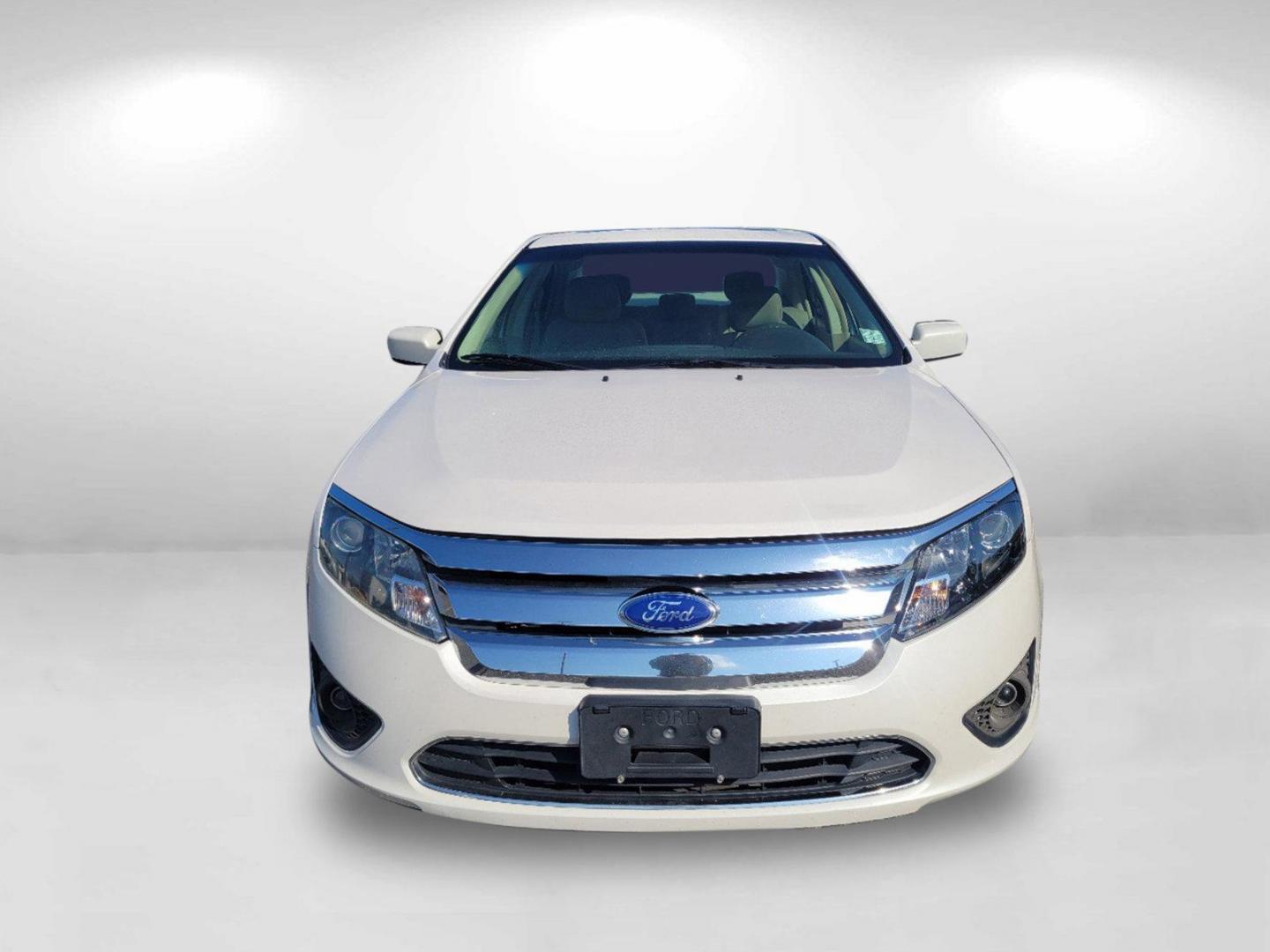 2011 White Ford Fusion SE (3FAHP0HA6BR) with an Gas I4 2.5L/152 engine, located at 521 Old Farm Lane Rd, Prattville, AL, 36066, (334) 325-1505, 32.482460, -86.416367 - 2011 Ford Fusion SE - Photo#3