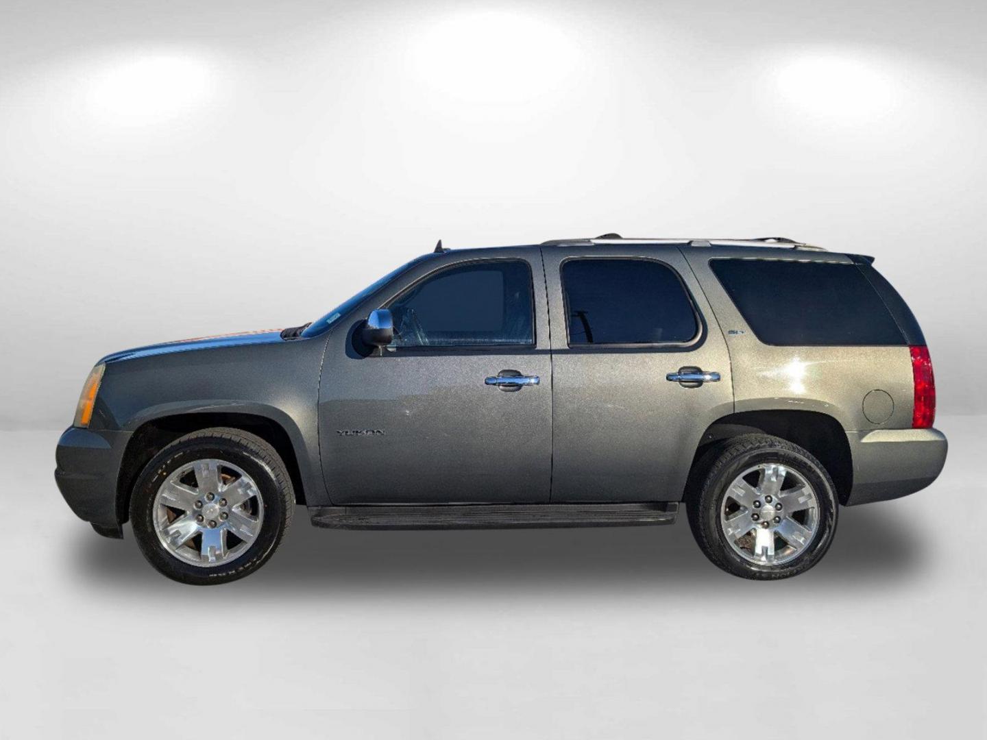 2011 /Ebony GMC Yukon SLT (1GKS1CE03BR) with an Gas/Ethanol V8 5.3L/323 engine, 6-Speed Automatic w/OD transmission, located at 3959 U.S. 80 W, Phenix City, AL, 36870, (334) 297-4885, 32.469296, -85.135185 - 2011 GMC Yukon SLT - Photo#7