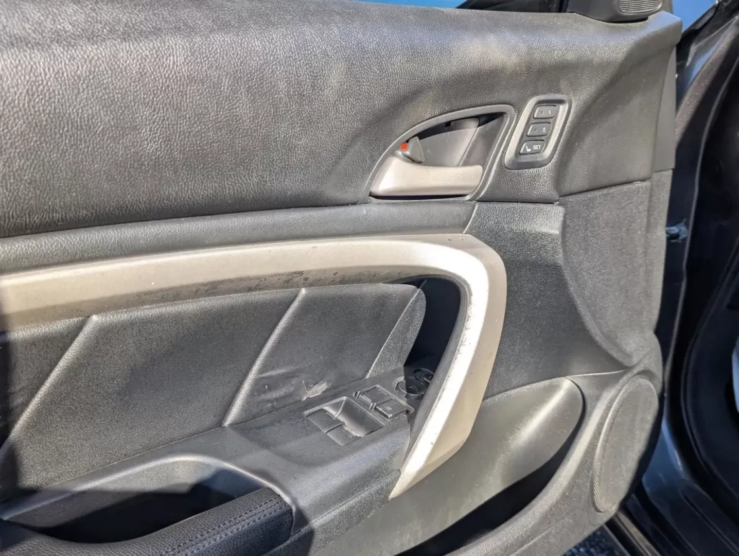 2011 /Black Honda Accord Cpe EX-L (1HGCS2B86BA) with an Other engine, located at 804 22nd Ave, Phenix City, AL, 36870, (334) 297-1860, 32.484749, -85.024475 - **Drive in Style with the 2011 Honda Accord Cpe EX-L from Gils Auto in Phenix City, AL!**<br /> <br /> Are you ready to elevate your daily commute or embark on weekend adventures? The 2011 Honda Accord Cpe EX-L, available at Gils Auto, is the perfect blend of comfort, style, and reliability for thos - Photo#8