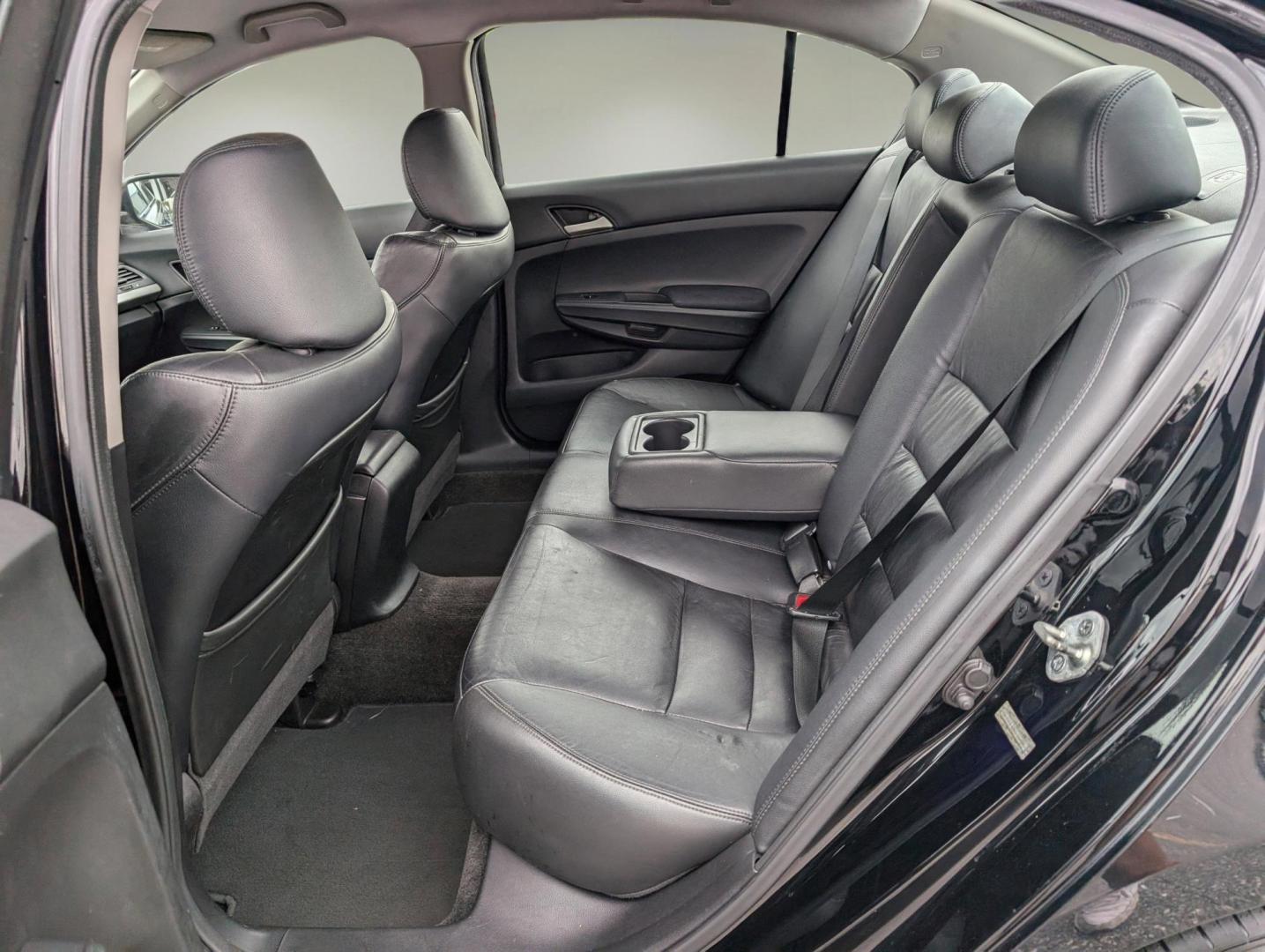 2011 Honda Accord Sdn SE (1HGCP2F61BA) with an Gas I4 2.4L/144 engine, 5-Speed Automatic transmission, located at 521 Old Farm Lane Rd, Prattville, AL, 36066, (334) 325-1505, 32.482460, -86.416367 - 2011 Honda Accord Sdn SE - Photo#10