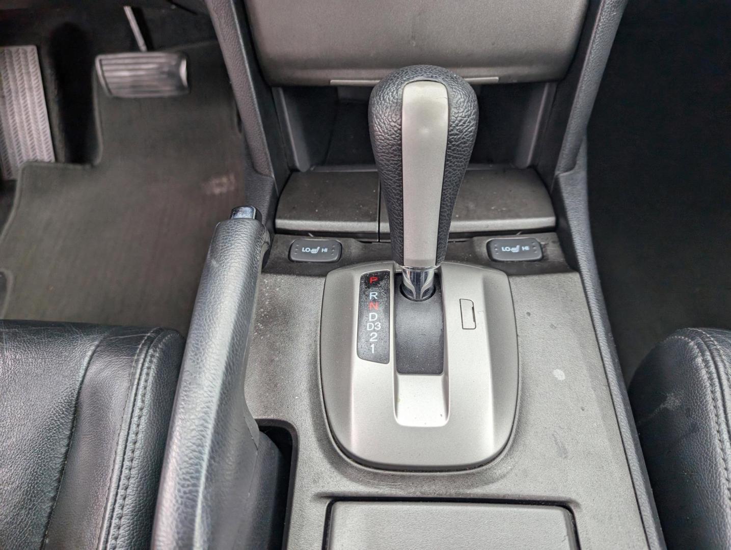 2011 Honda Accord Sdn SE (1HGCP2F61BA) with an Gas I4 2.4L/144 engine, 5-Speed Automatic transmission, located at 521 Old Farm Lane Rd, Prattville, AL, 36066, (334) 325-1505, 32.482460, -86.416367 - 2011 Honda Accord Sdn SE - Photo#12