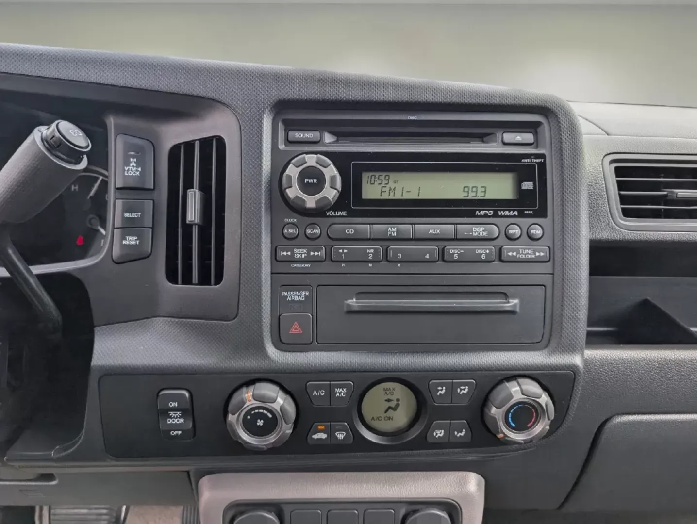 2011 Honda Ridgeline RT (5FPYK1F28BB) with an Other engine, located at 521 Old Farm Lane Rd, Prattville, AL, 36066, (334) 325-1505, 32.482460, -86.416367 - Elevate your adventures with the 2011 Honda Ridgeline RT, the ultimate crew cab pickup truck that seamlessly blends versatility and comfort for a lifestyle filled with possibilities. Whether you're hauling equipment for a weekend project, embarking on family road trips, or navigating daily commutes, - Photo#12