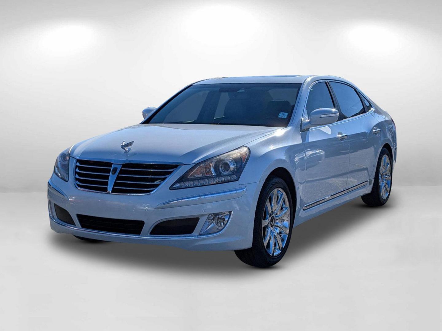 2011 /Cashmere Hyundai Equus Ultimate (KMHGH4JF5BU) with an Gas V8 4.6L/282 engine, 6-Speed Automatic w/OD SHIFTRONIC transmission, located at 7000 Northlake Connector, Columbus, GA, 31904, (706) 987-8085, 32.524975, -84.978134 - 2011 Hyundai Equus Ultimate - Photo#1