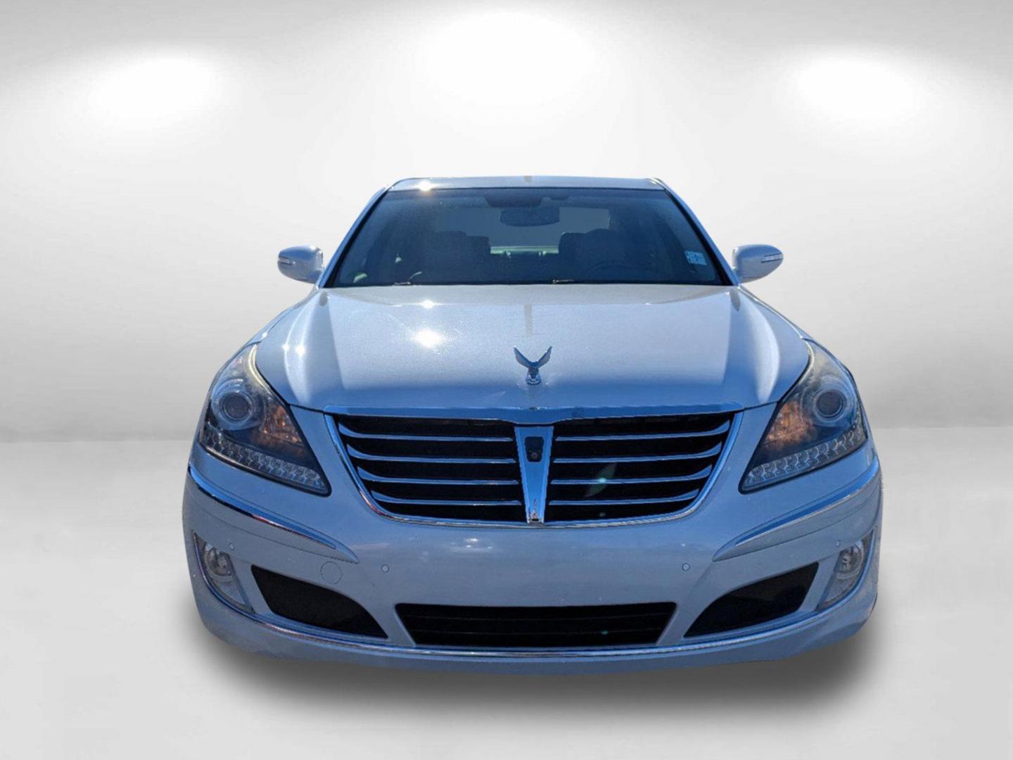 2011 /Cashmere Hyundai Equus Ultimate (KMHGH4JF5BU) with an Gas V8 4.6L/282 engine, 6-Speed Automatic w/OD SHIFTRONIC transmission, located at 7000 Northlake Connector, Columbus, GA, 31904, (706) 987-8085, 32.524975, -84.978134 - 2011 Hyundai Equus Ultimate - Photo#2