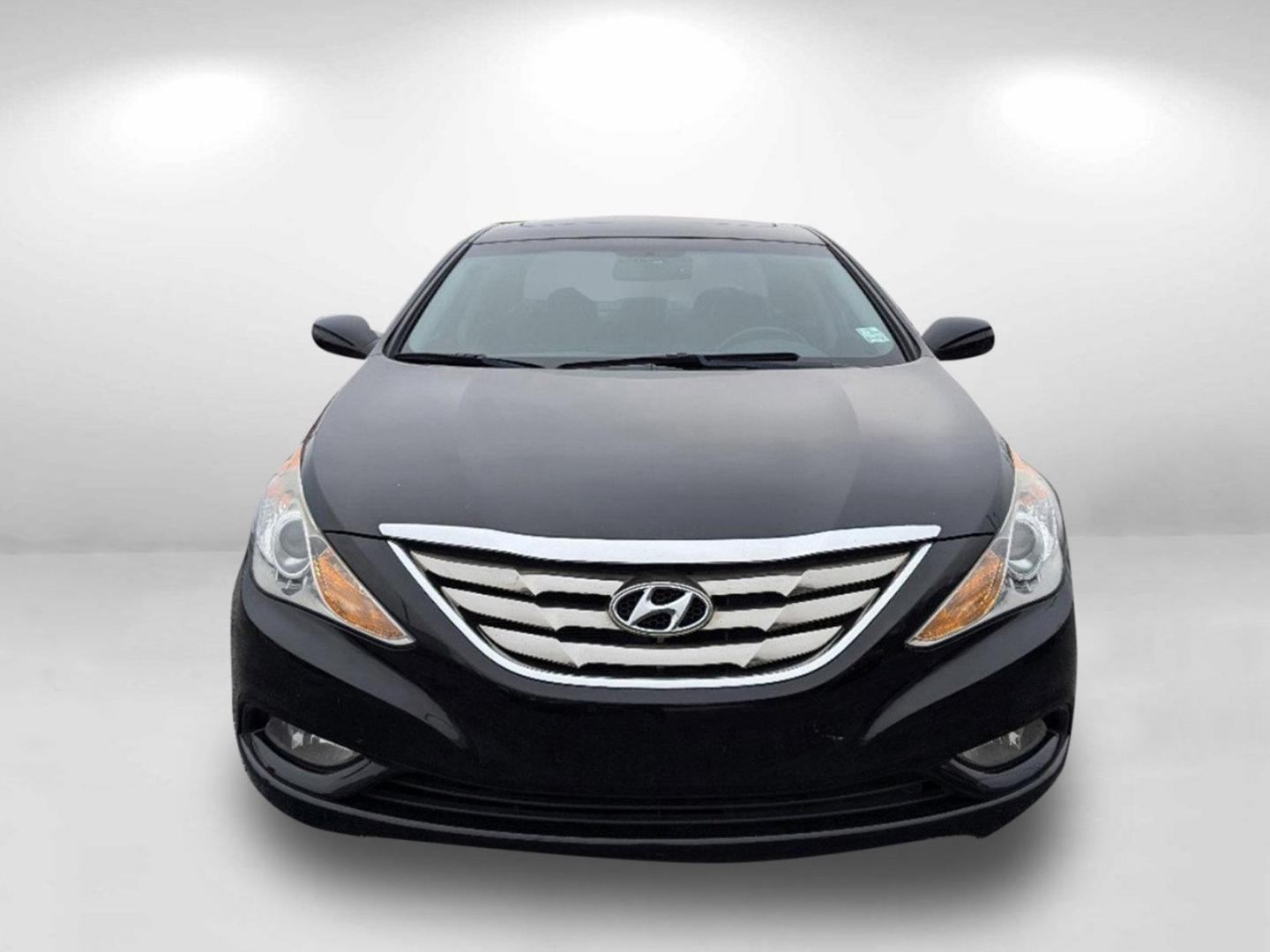 2011 /Black Hyundai Sonata SE (5NPEC4AB2BH) with an Turbocharged Gas I4 2.0L/122 engine, 6-Speed Automatic w/OD SHIFTRONIC transmission, located at 7000 Northlake Connector, Columbus, GA, 31904, (706) 987-8085, 32.524975, -84.978134 - 2011 Hyundai Sonata SE - Photo#2