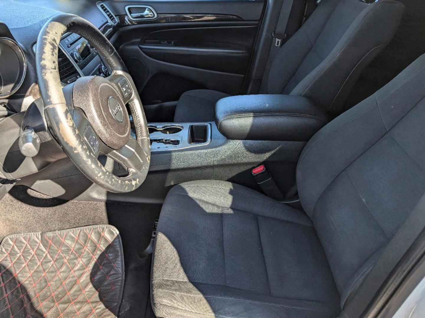 2011 /Black Interior Jeep Grand Cherokee Laredo (1J4RS4GGXBC) with an Gas/Ethanol V6 3.6L/220 engine, 5-Speed Automatic transmission, located at 521 Old Farm Lane Rd, Prattville, AL, 36066, (334) 325-1505, 32.482460, -86.416367 - 2011 Jeep Grand Cherokee Laredo - Photo#10