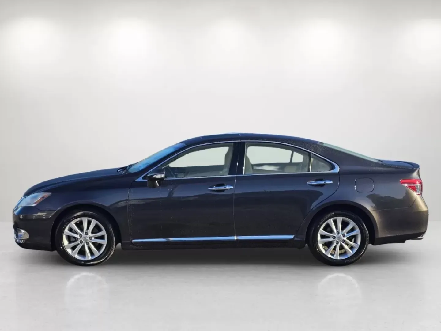 2011 Lexus ES 350 (JTHBK1EG5B2) with an Other engine, located at 804 22nd Ave, Phenix City, AL, 36870, (334) 297-1860, 32.484749, -85.024475 - Discover the perfect blend of style and comfort with this stunning 2011 Lexus ES 350, available now at Gils Auto - Phenix City #2. Located in the heart of Phenix City, AL at 804 22nd Ave, we specialize in providing exceptional vehicles to our community with our Buy Here Pay Here financing options, m - Photo#8