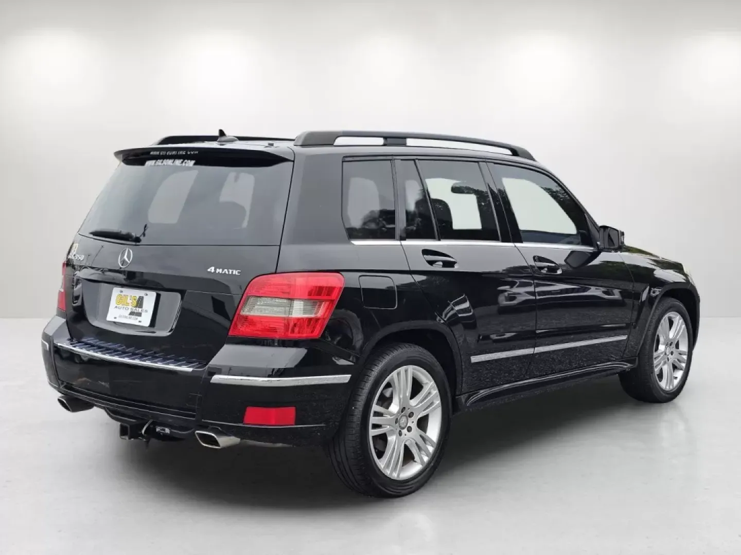 2011 Mercedes-Benz GLK-Class GLK 350 (WDCGG8HB5BF) with an Other engine, located at 804 22nd Ave, Phenix City, AL, 36870, (334) 297-1860, 32.484749, -85.024475 - Are you searching for the perfect blend of luxury, performance, and practicality for your next adventure? Look no further than this stunning 2011 Mercedes-Benz GLK 350, now available at Gils Auto in Phenix City, AL. This sophisticated SUV is an excellent choice for growing families, budget-conscious - Photo#4
