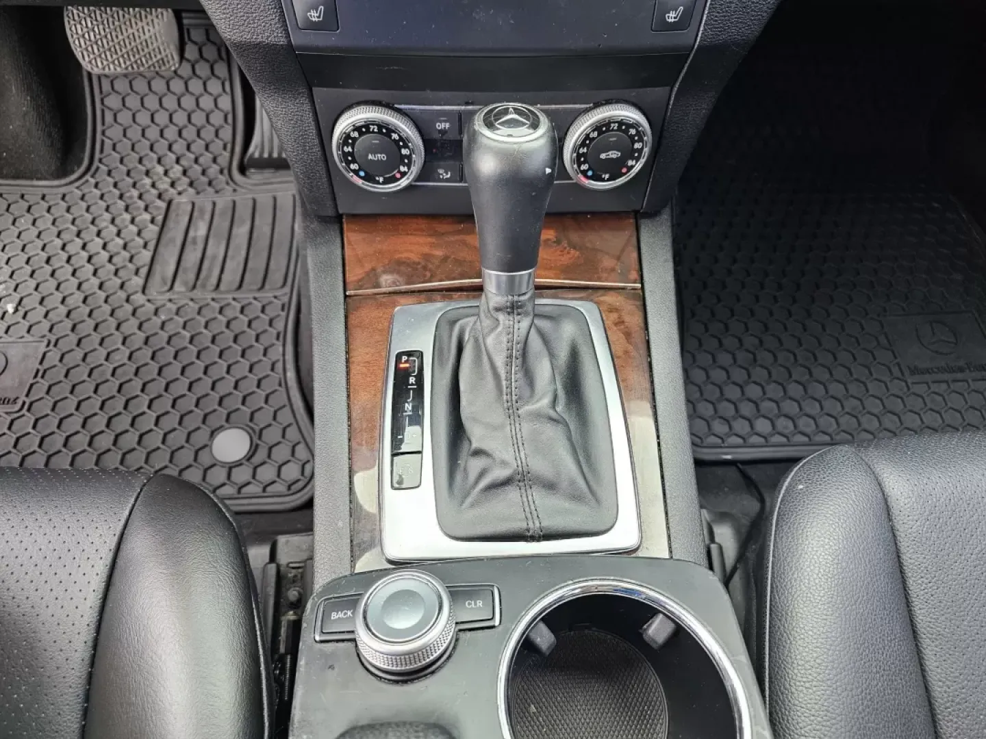 2011 Mercedes-Benz GLK-Class GLK 350 (WDCGG8HB5BF) with an Other engine, located at 804 22nd Ave, Phenix City, AL, 36870, (334) 297-1860, 32.484749, -85.024475 - Are you searching for the perfect blend of luxury, performance, and practicality for your next adventure? Look no further than this stunning 2011 Mercedes-Benz GLK 350, now available at Gils Auto in Phenix City, AL. This sophisticated SUV is an excellent choice for growing families, budget-conscious - Photo#13