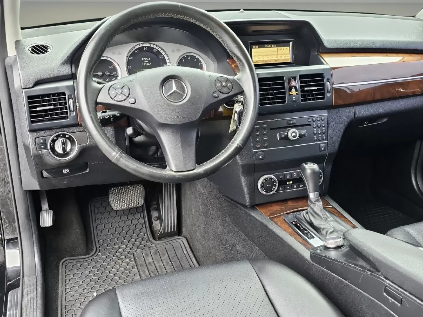 2011 Mercedes-Benz GLK-Class GLK 350 (WDCGG8HB5BF) with an Other engine, located at 804 22nd Ave, Phenix City, AL, 36870, (334) 297-1860, 32.484749, -85.024475 - Are you searching for the perfect blend of luxury, performance, and practicality for your next adventure? Look no further than this stunning 2011 Mercedes-Benz GLK 350, now available at Gils Auto in Phenix City, AL. This sophisticated SUV is an excellent choice for growing families, budget-conscious - Photo#15